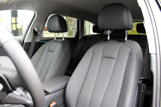 Audi A4 view 12