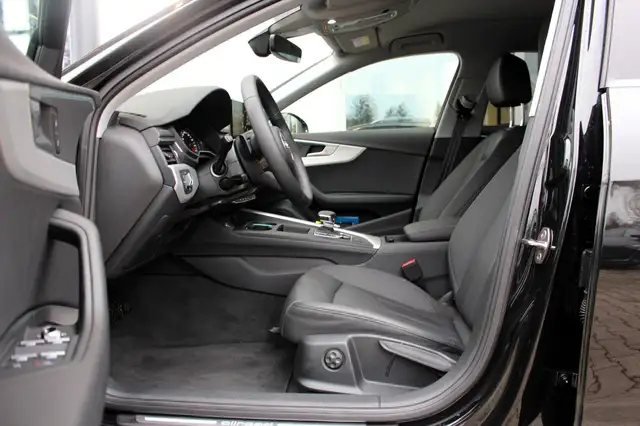 Audi A4 view 10