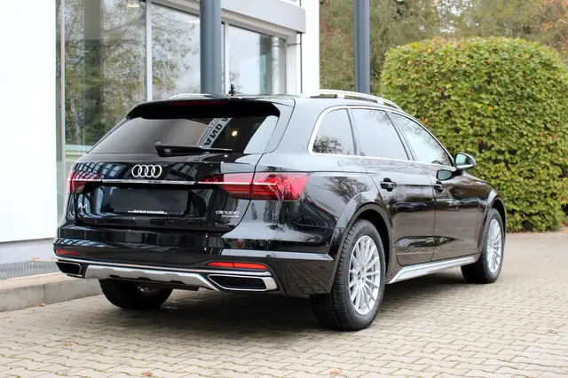 Audi A4 view 5