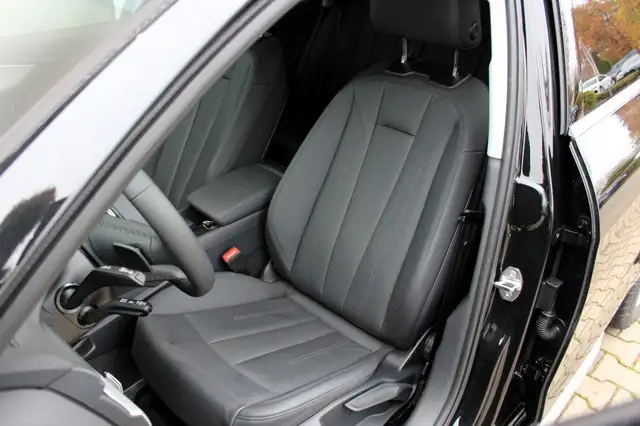 Audi A4 view 11