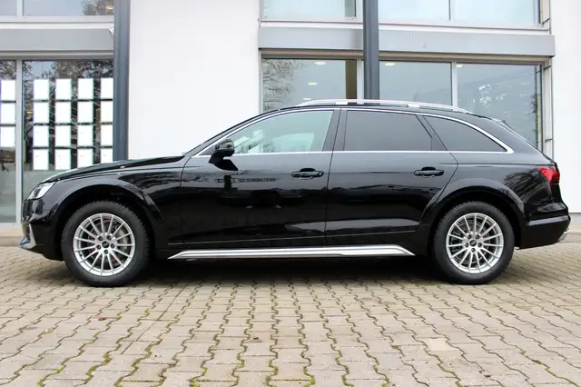 Audi A4 view 8