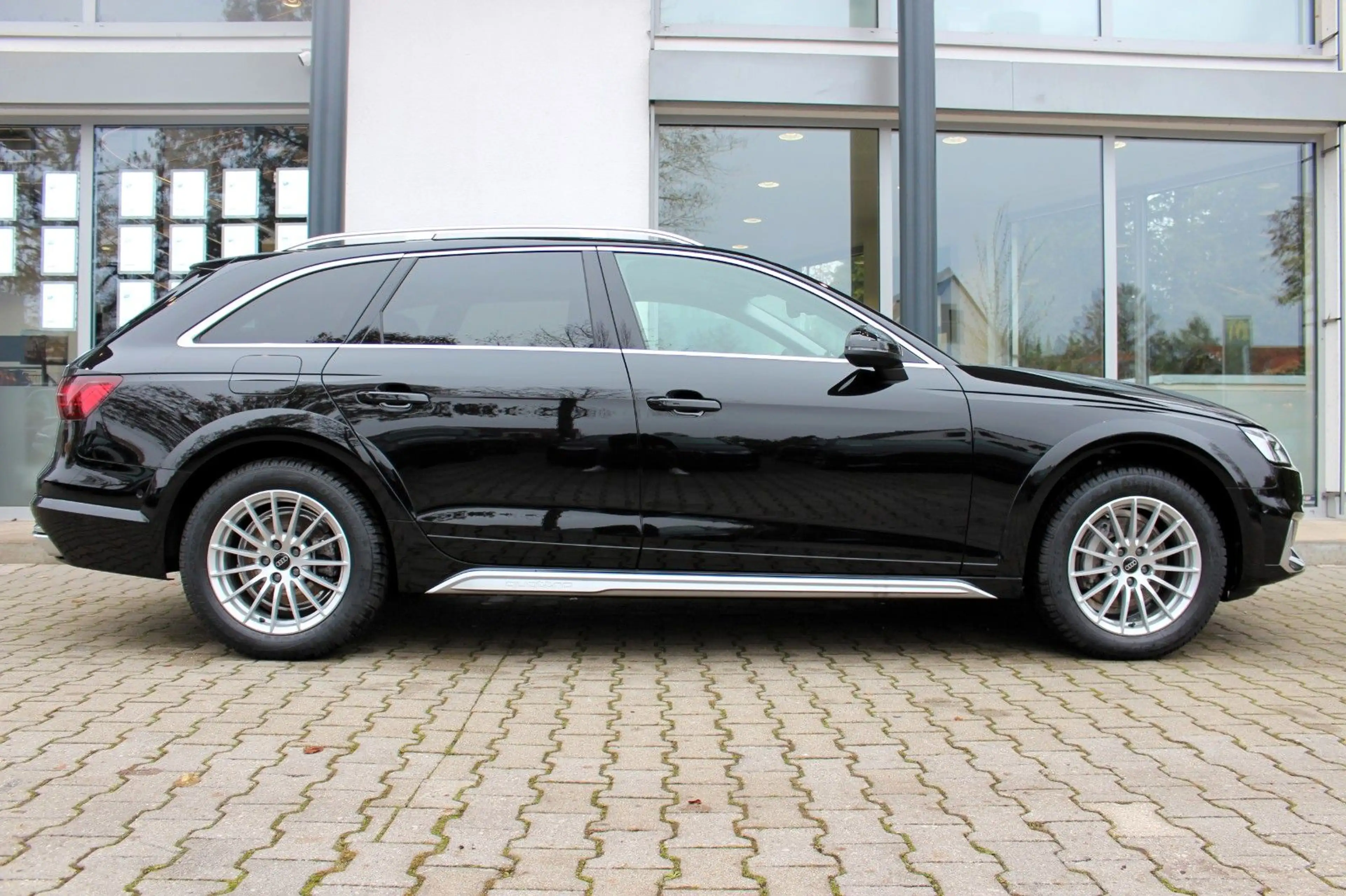 Audi A4 allroad quattro 40TDI / MATRIX/ AHK/ MAGNETIC — photo 4