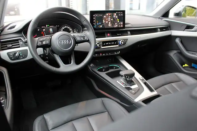 Audi A4 view 13