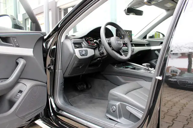 Audi A4 view 9
