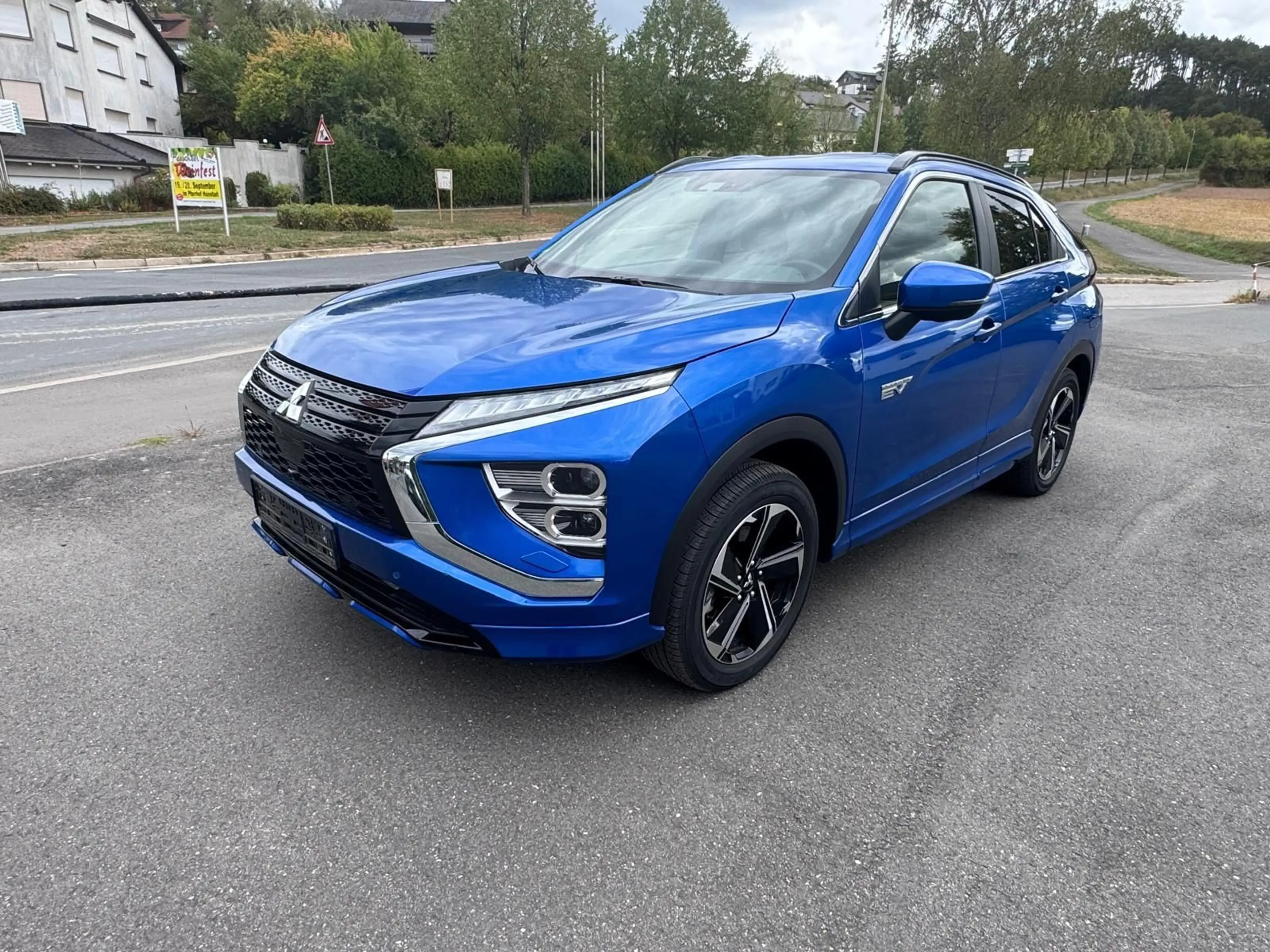 Mitsubishi Eclipse Cross Select 2.4 Hybrid 4WD AHK — photo 2