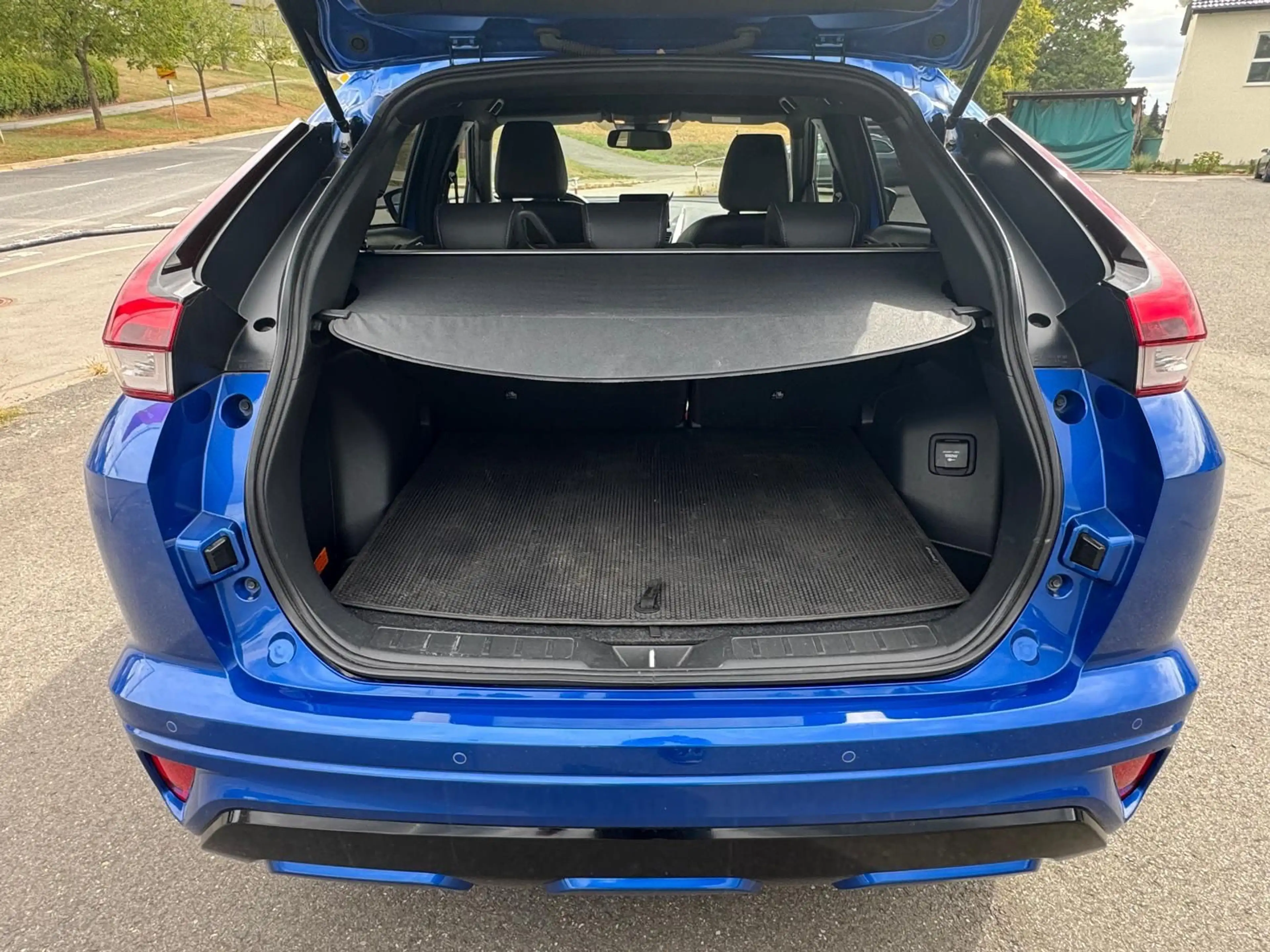 Mitsubishi Eclipse Cross Select 2.4 Hybrid 4WD AHK — photo 12