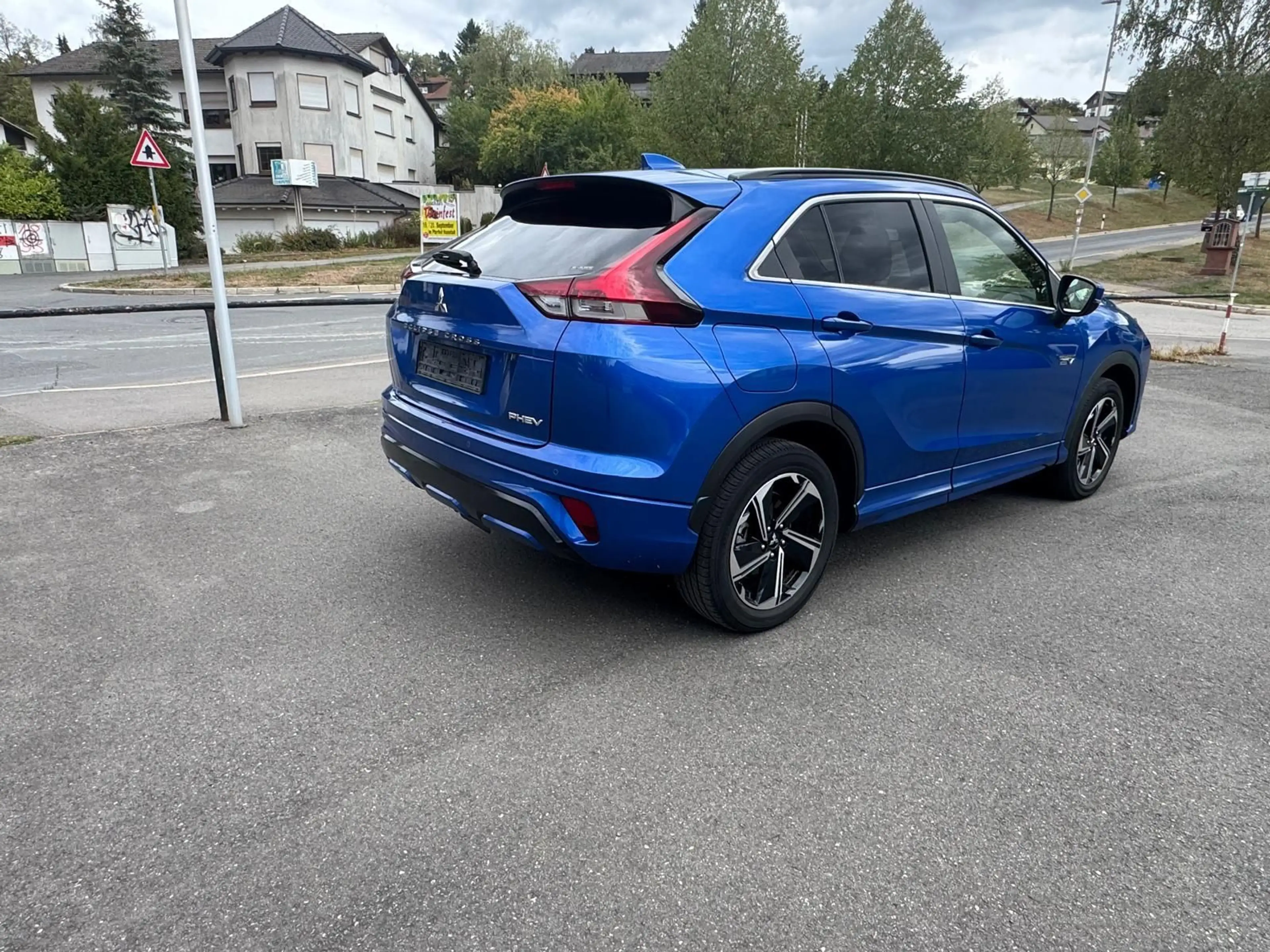 Mitsubishi Eclipse Cross Select 2.4 Hybrid 4WD AHK — photo 6