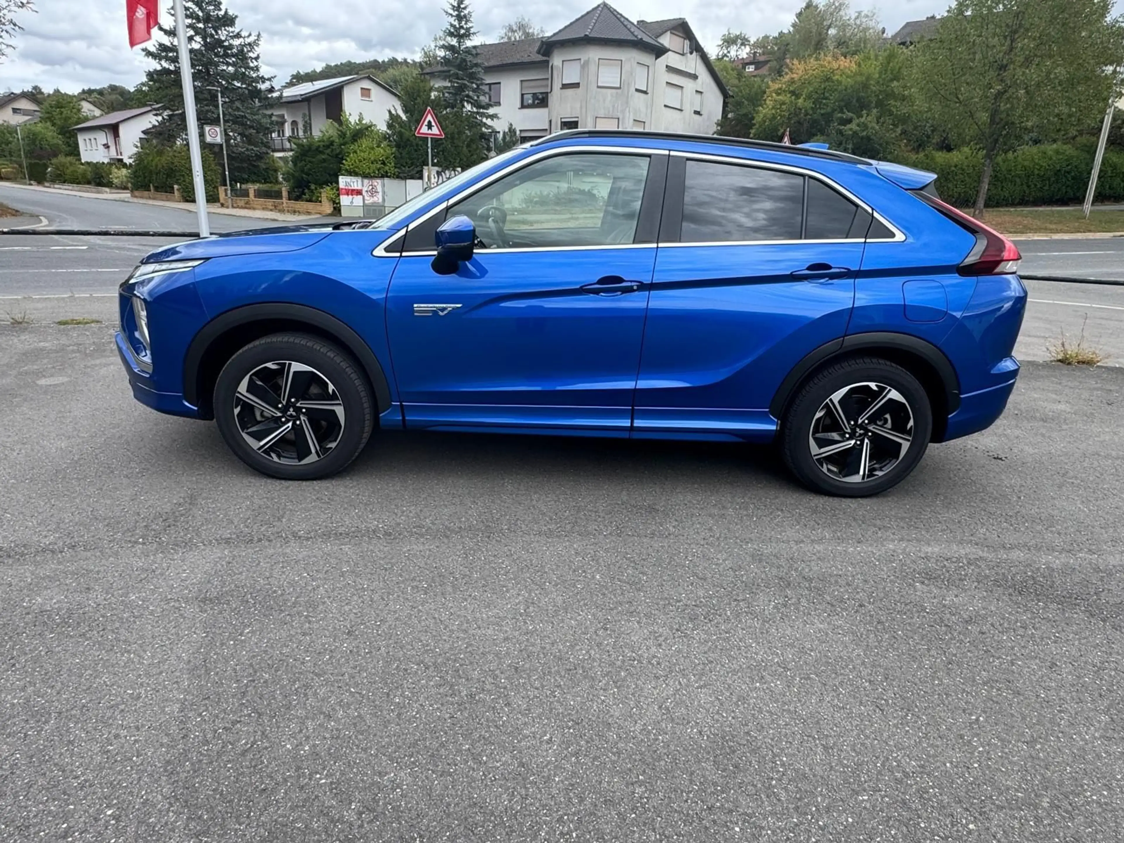Mitsubishi Eclipse Cross Select 2.4 Hybrid 4WD AHK — photo 4