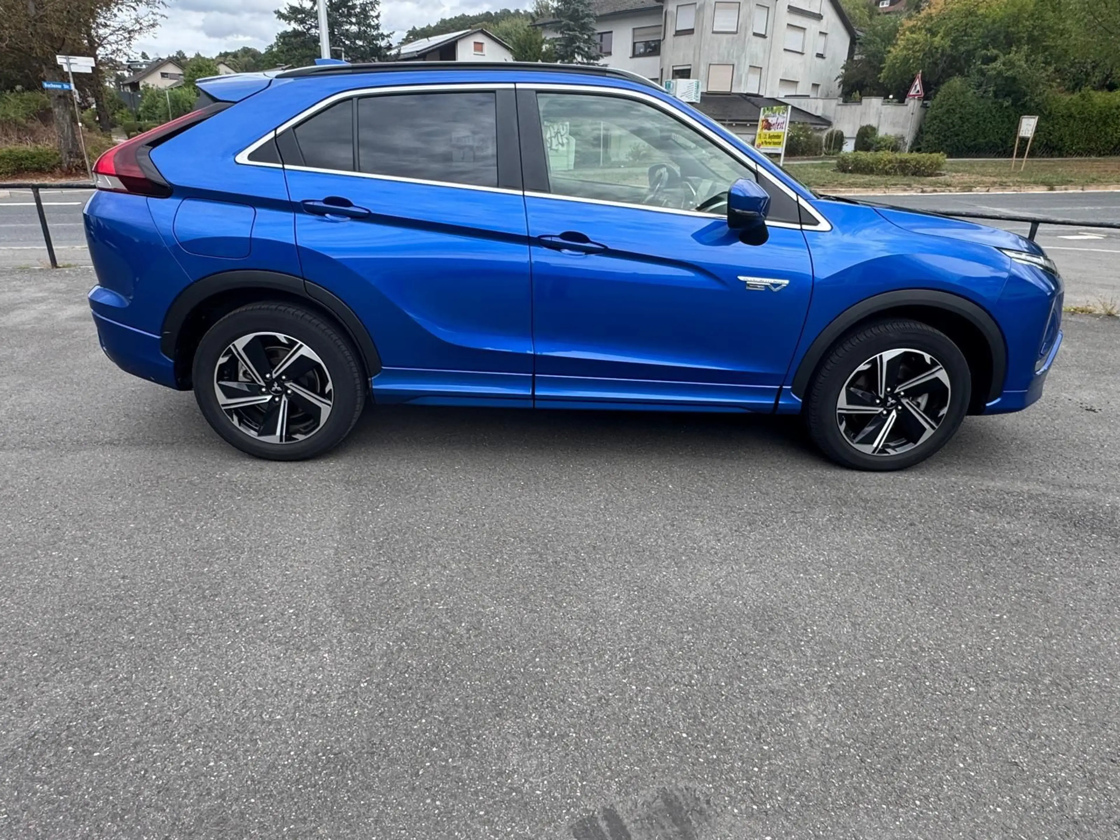 Mitsubishi Eclipse Cross Select 2.4 Hybrid 4WD AHK — photo 3