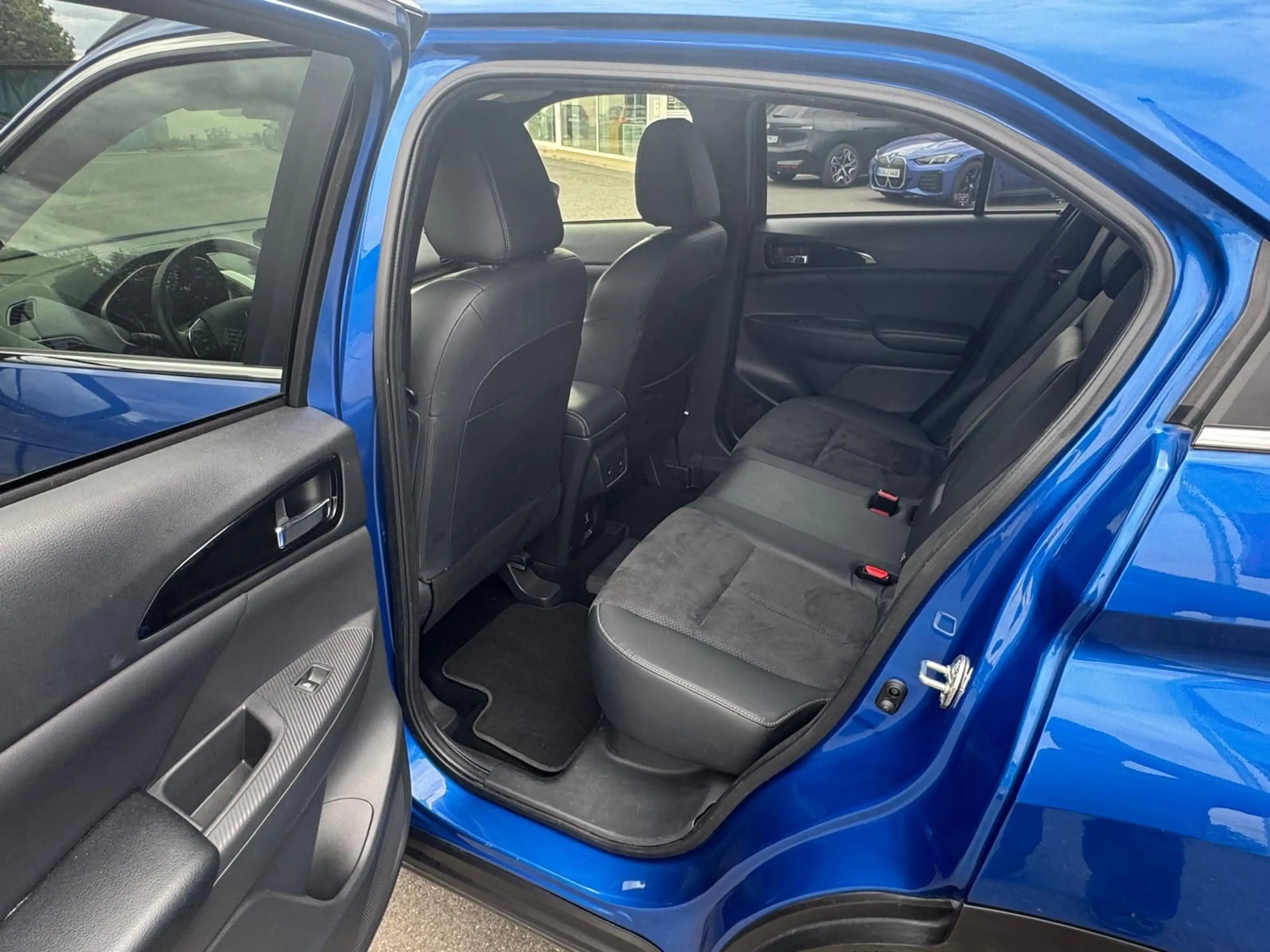 Mitsubishi Eclipse Cross Select 2.4 Hybrid 4WD AHK — photo 10