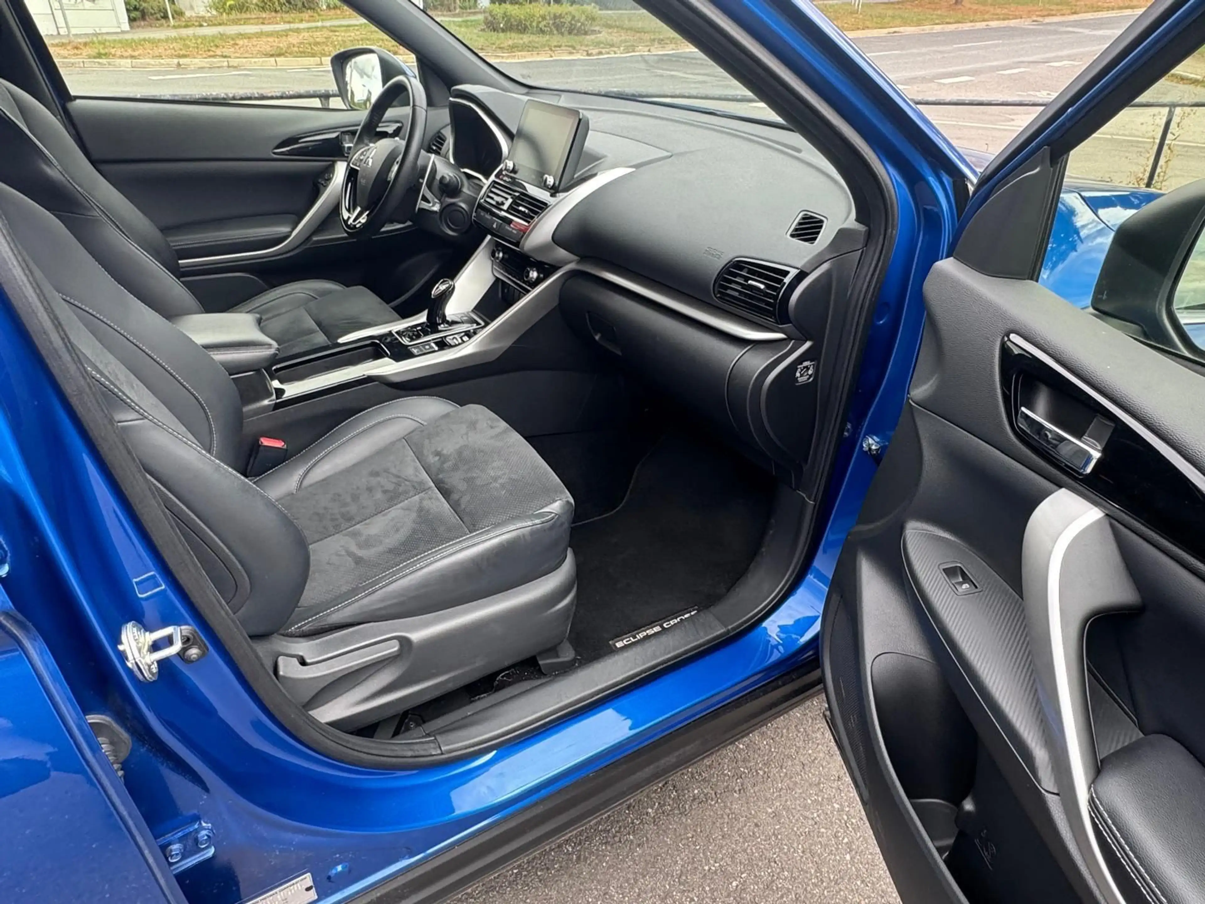 Mitsubishi Eclipse Cross Select 2.4 Hybrid 4WD AHK — photo 9