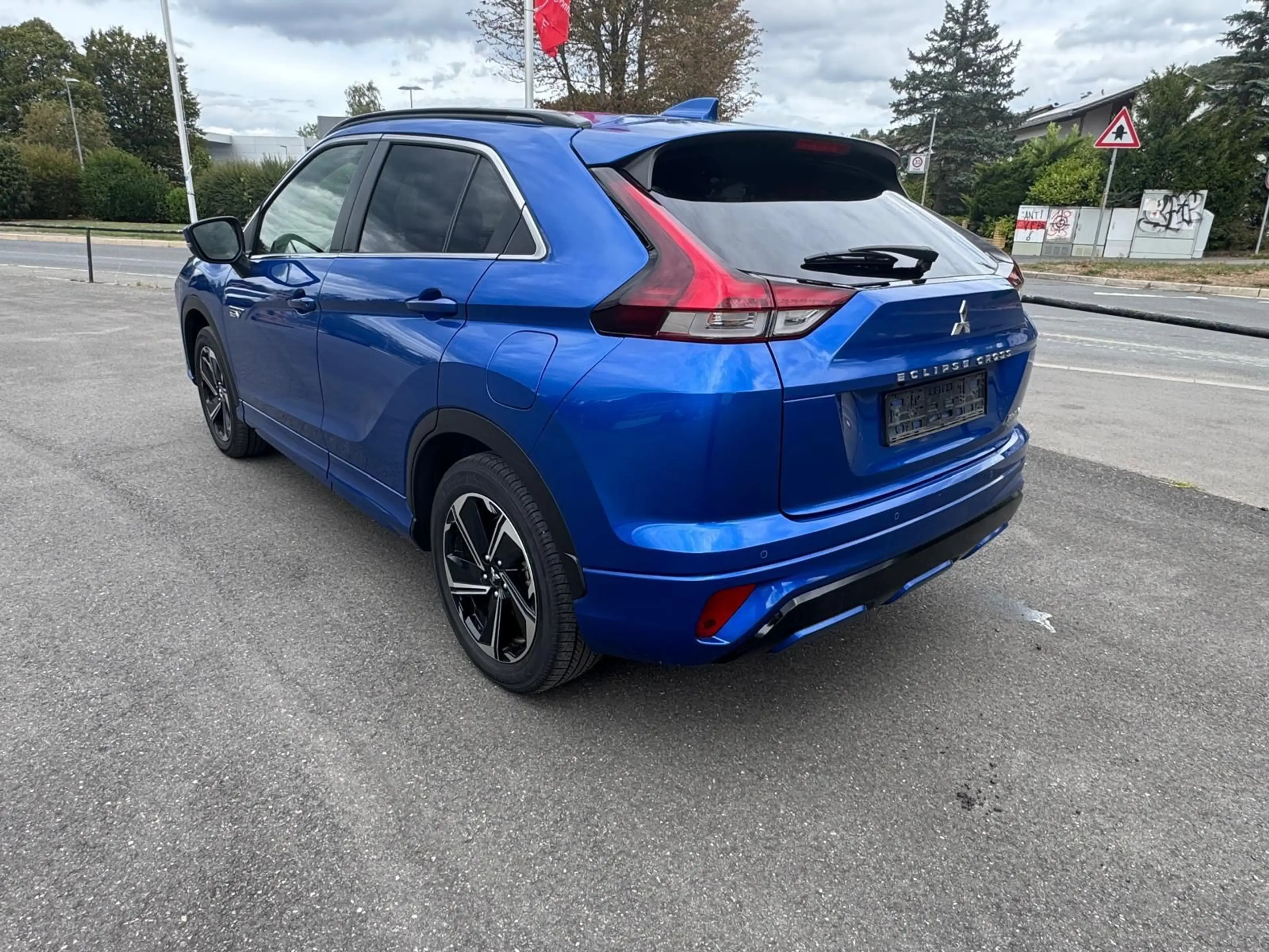 Mitsubishi Eclipse Cross Select 2.4 Hybrid 4WD AHK — photo 5