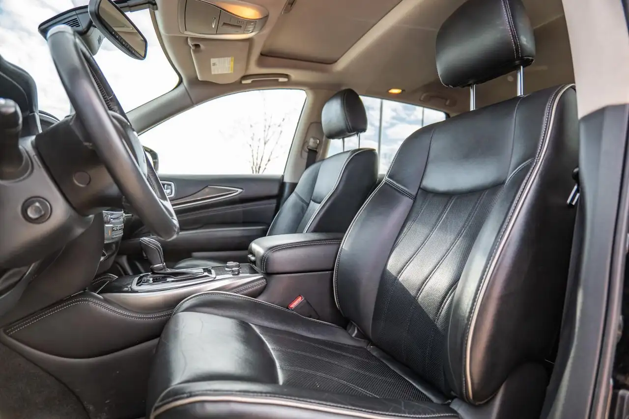 Infiniti QX60 снимка Infiniti QX60