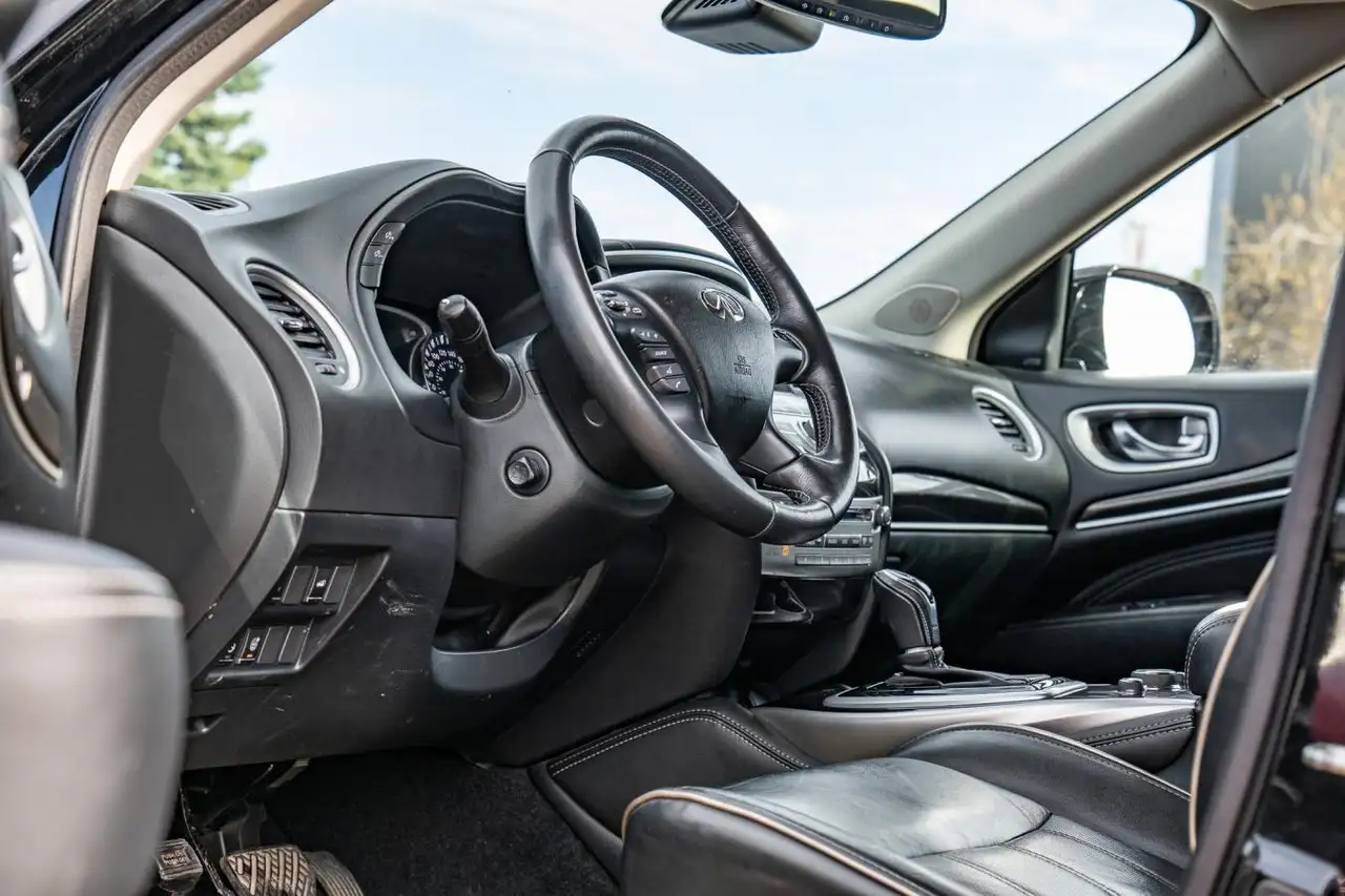 Infiniti QX60 снимка Infiniti QX60