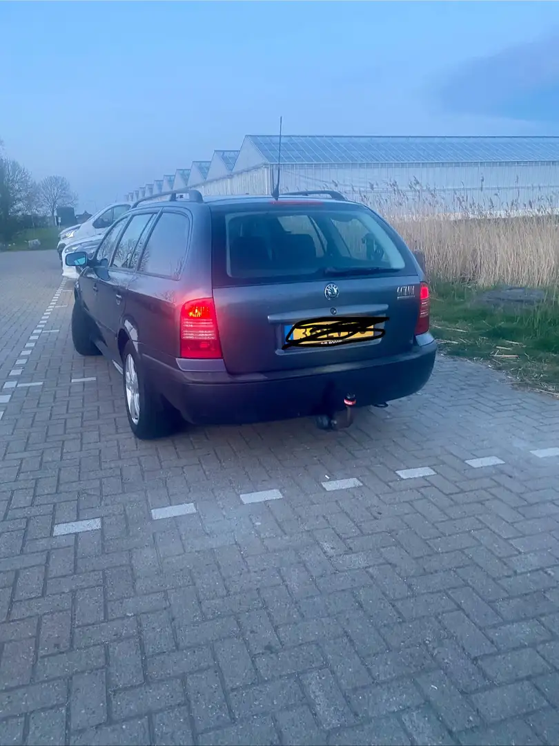 Skoda Octavia 2.0 Combi Elegance - 2