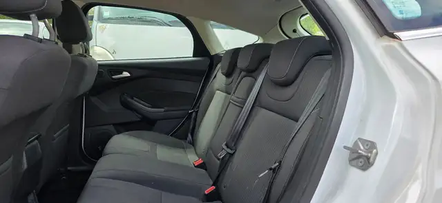Ford Focus view 5