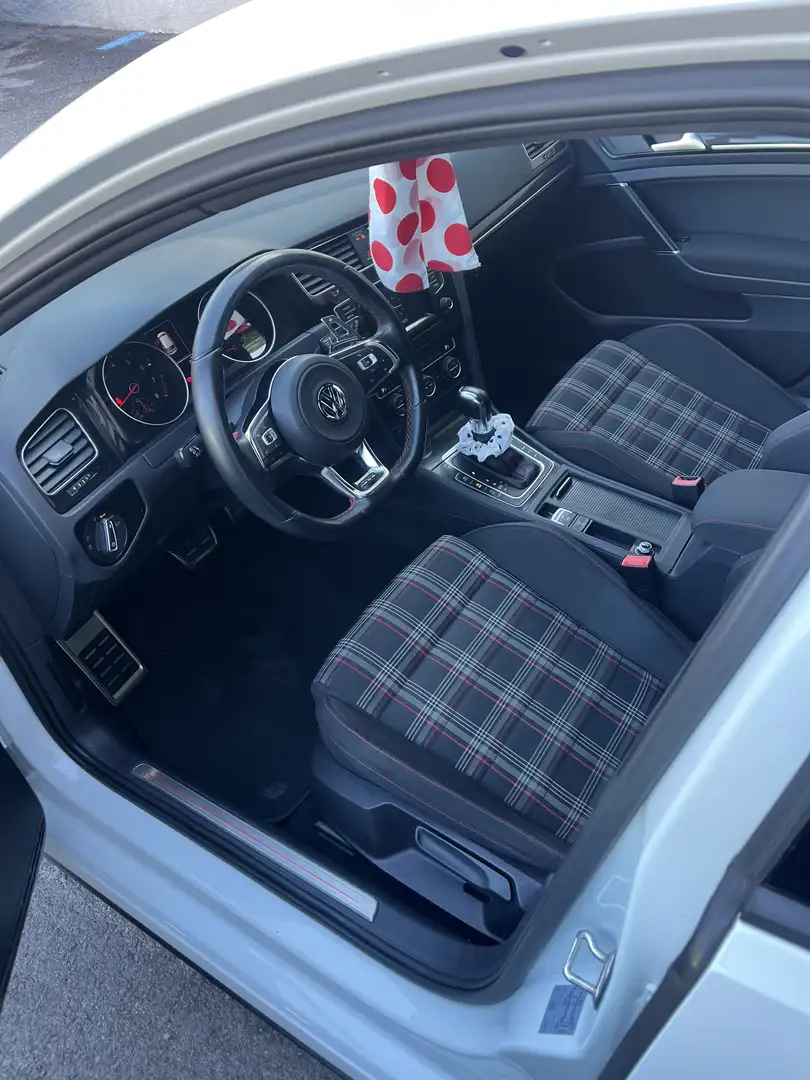 Volkswagen Golf GTI 2.0 TSI Performance DSG 230 - 1