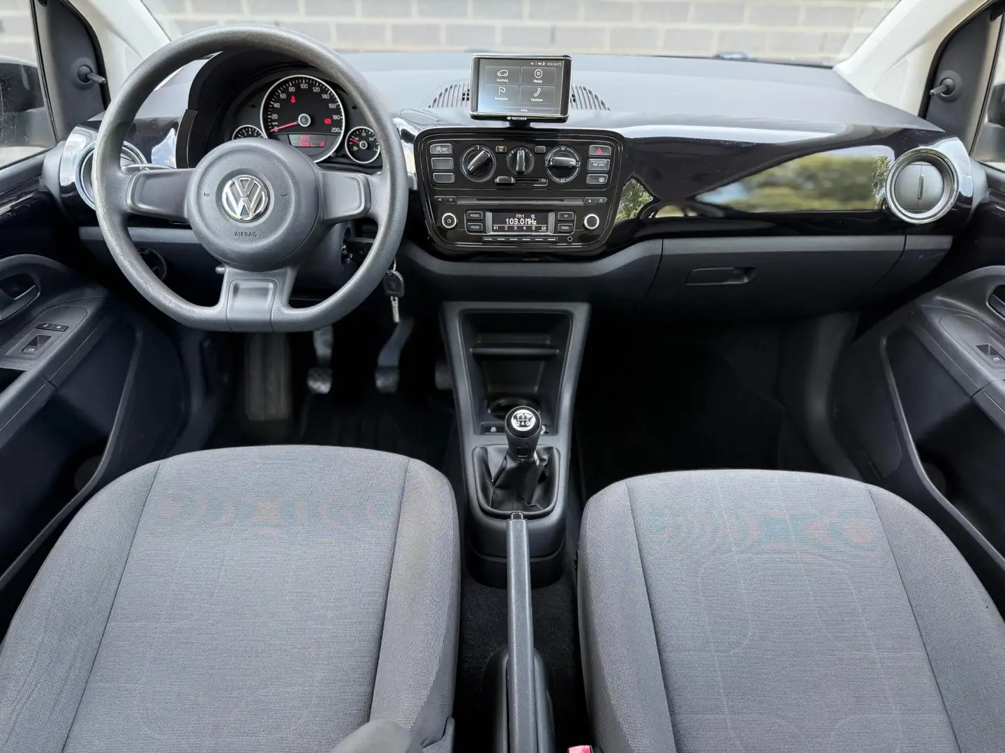 Volkswagen up! 1.0 move up! BlueMotion |Airco|Navi|Bluetooth| Zwart - 2