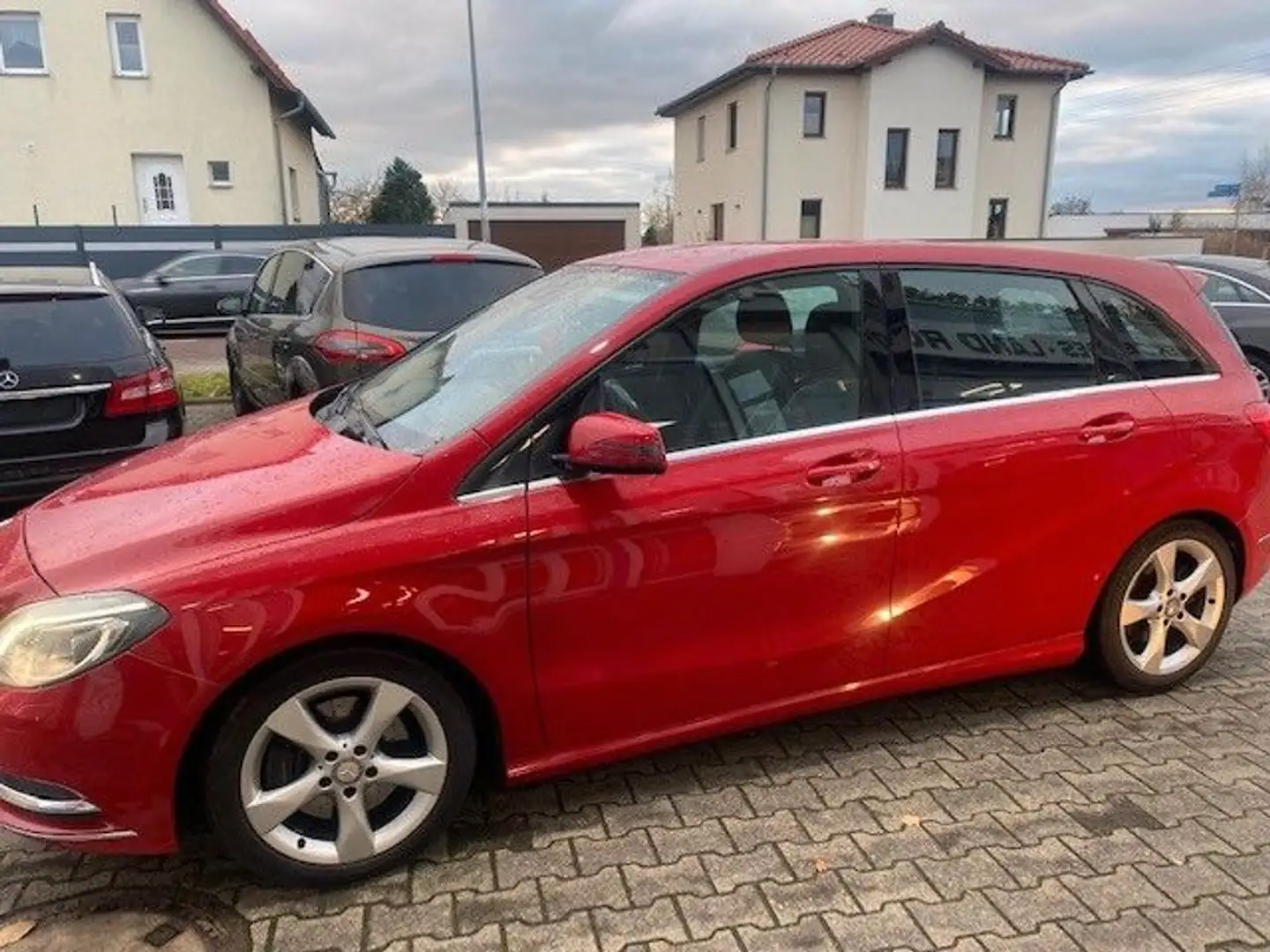 Mercedes-Benz B 220 B B 220 CDI / d Rot - 2