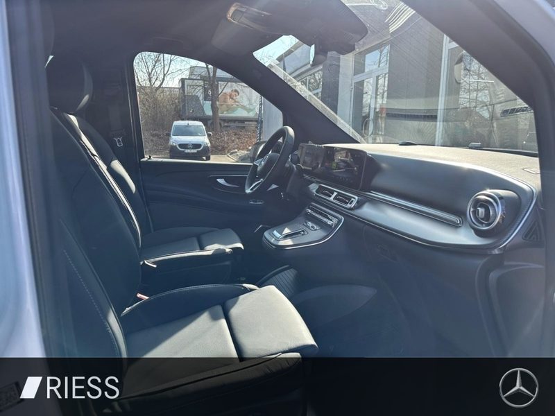 Mercedes-Benz CLA 45 AMG V 300 d ALLRAD/AVANTGARDE/LANG/360°KAM/AHK/ACC/ — photo 12