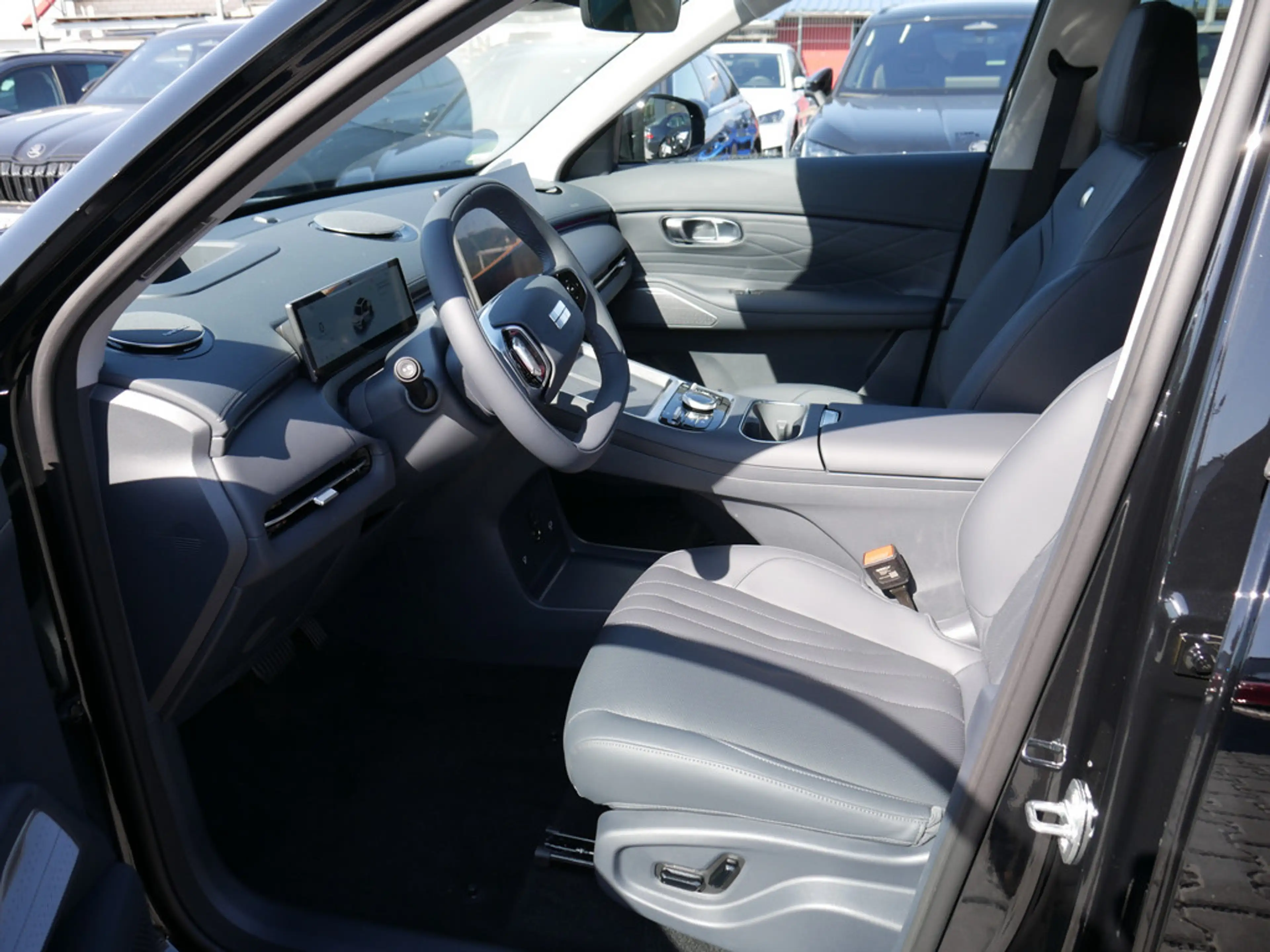 Geely Starray EM-i Max + NAVI ACC HUD LED PANO 360° — photo 8