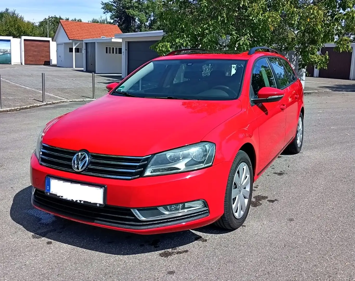 Volkswagen Passat Variant Pano*AHK*Automatik*Sitzhzg*8-fach Rot - 1