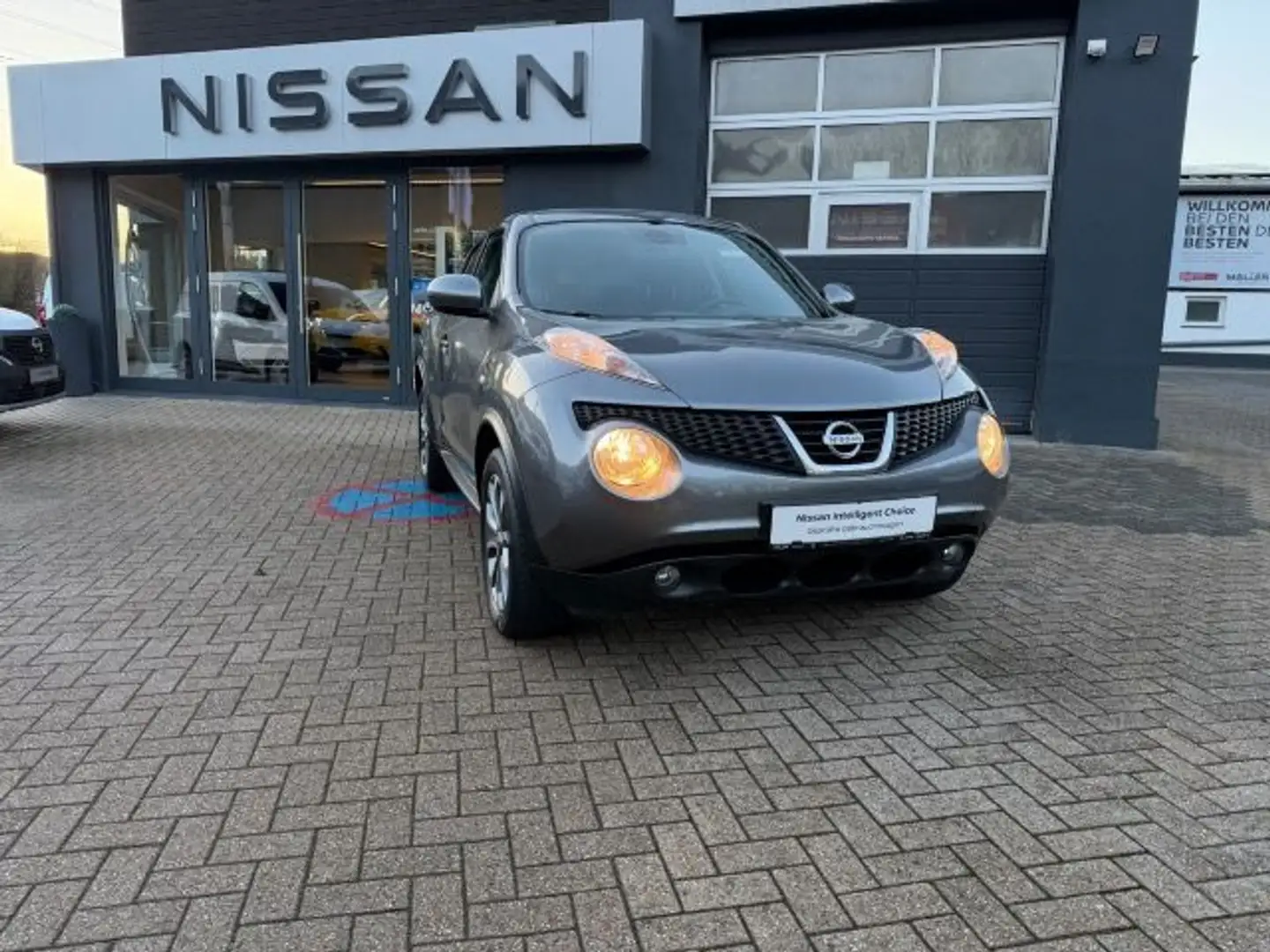 Nissan Juke 1.6 Tekna Navi Kamera AAC Alu Grau - 2