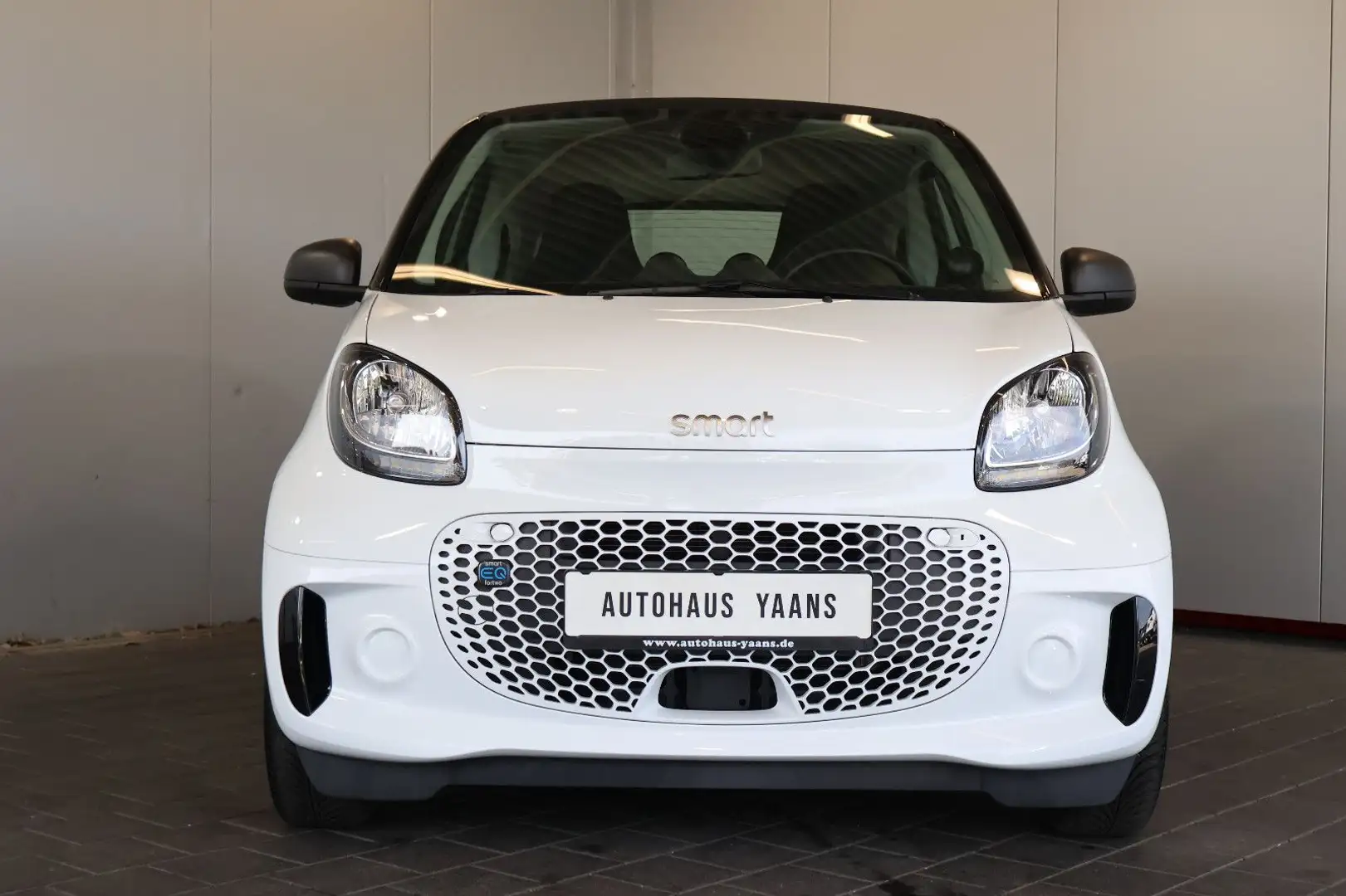 smart forTwo coupe EQ FRONT+TEMPOMAT+BT+STZHZG Weiß - 2