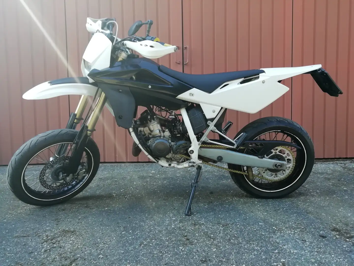 Husqvarna SM 125 Bianco - 1