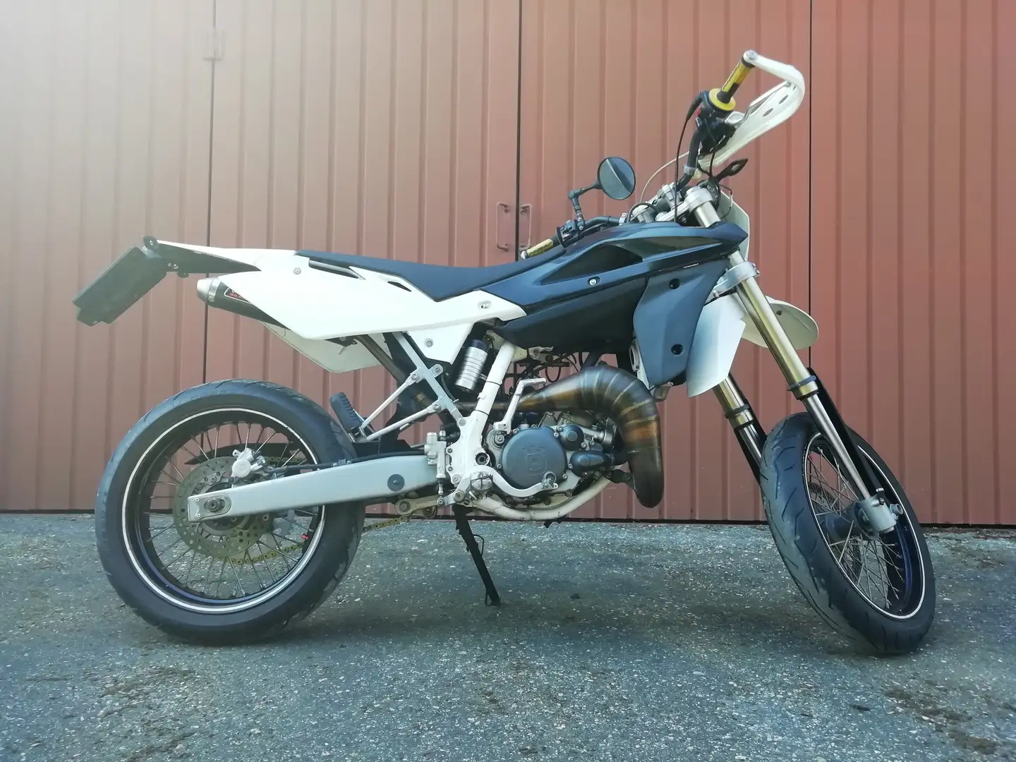 Husqvarna SM 125 Bianco - 2