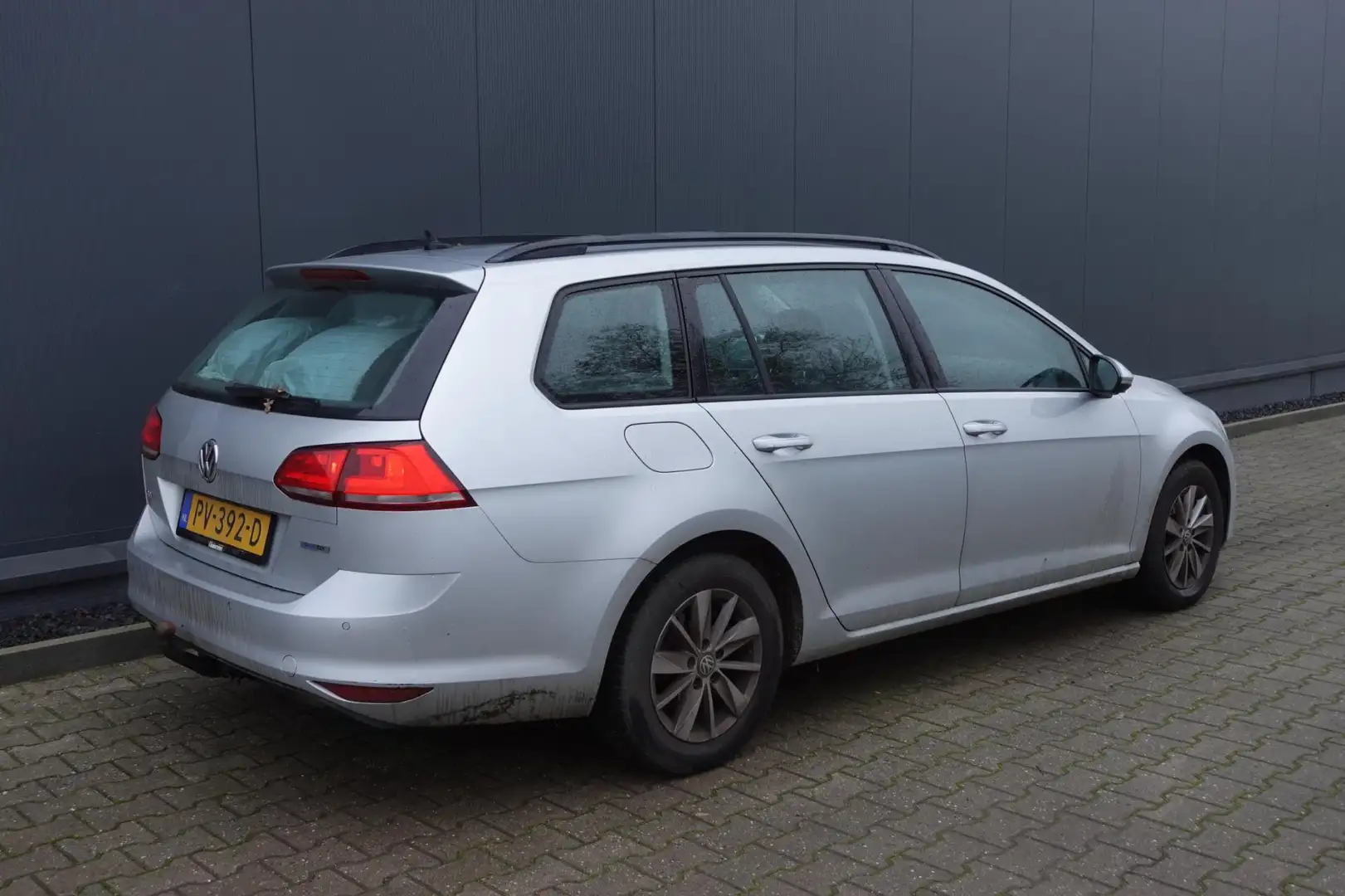 Volkswagen Golf Variant 1.6 TDI Highline Grijs - 2