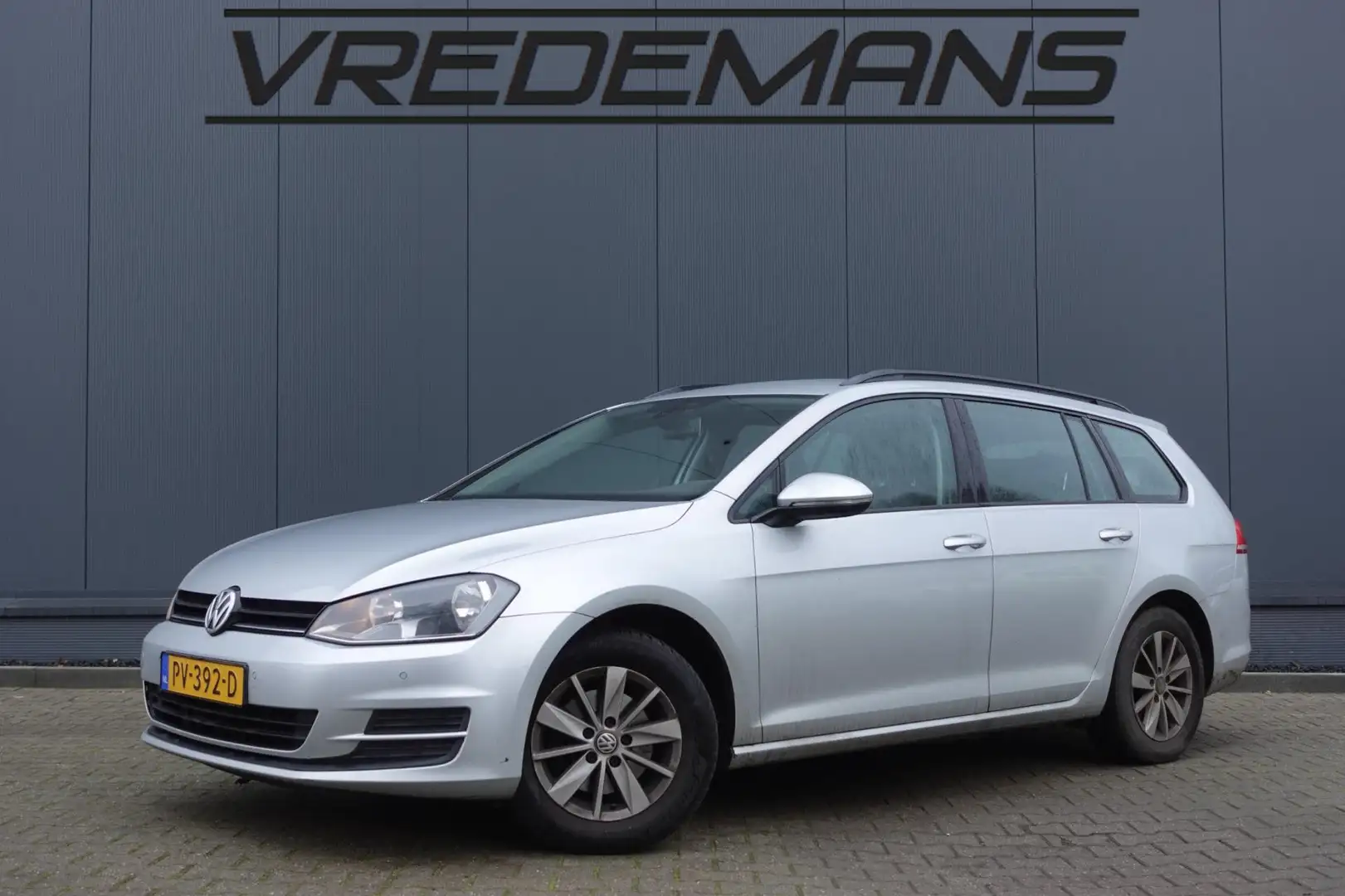 Volkswagen Golf Variant 1.6 TDI Highline Grijs - 1