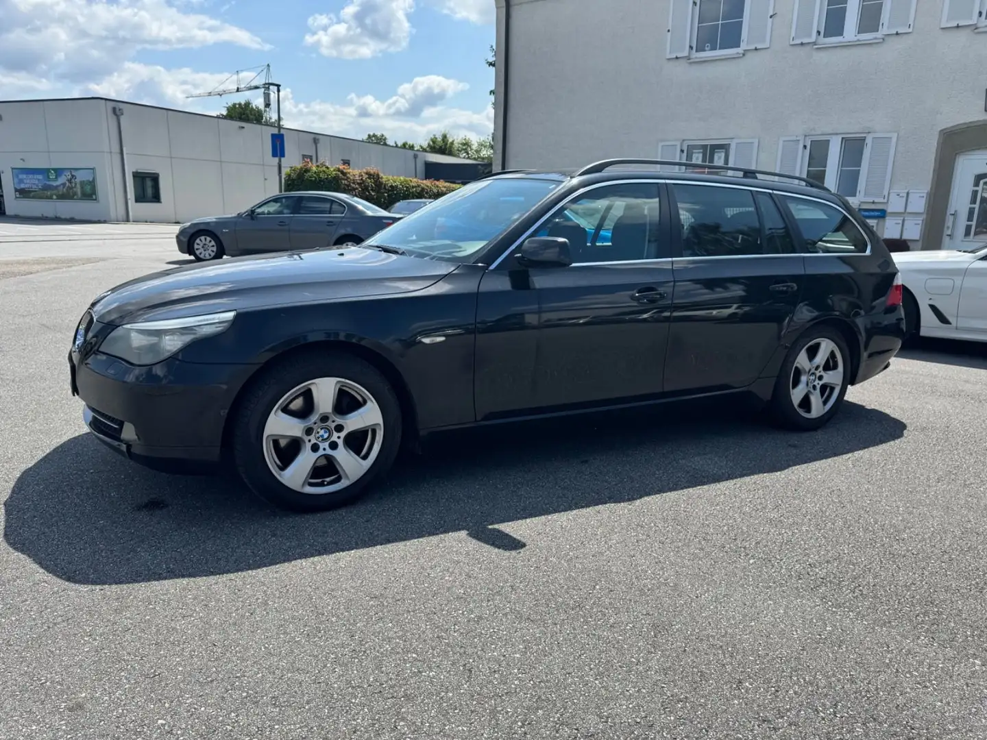 BMW 530 d xDrive *HUD*PANO*Logic7*NAVI*PDC Schwarz - 2