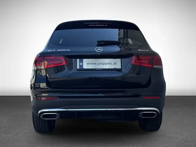 Mercedes-Benz 300 view 5