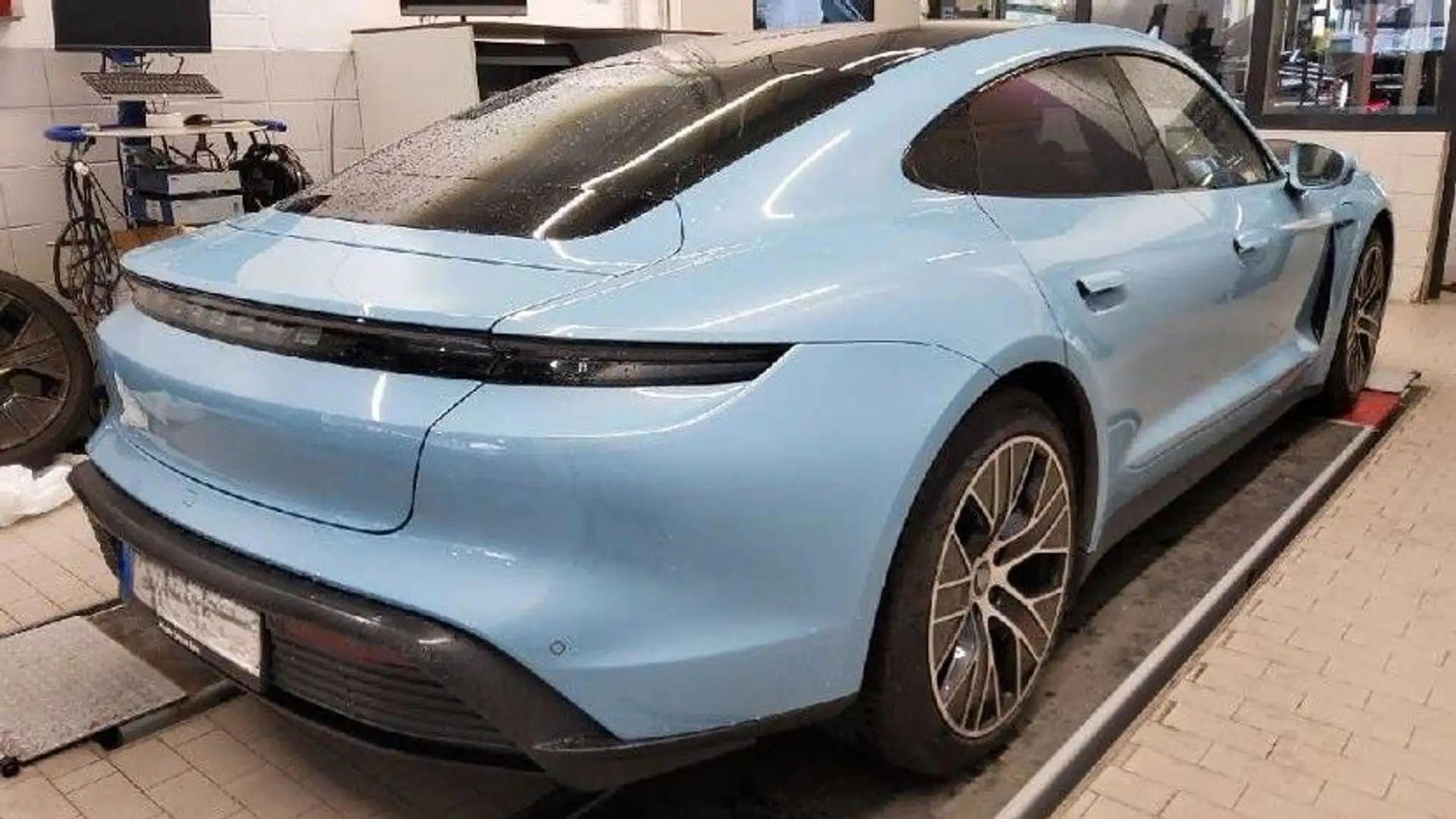 Porsche Taycan 4S SPORT DESIGN+INNO+PASSANGE SCREEN+PANO Blau - 2