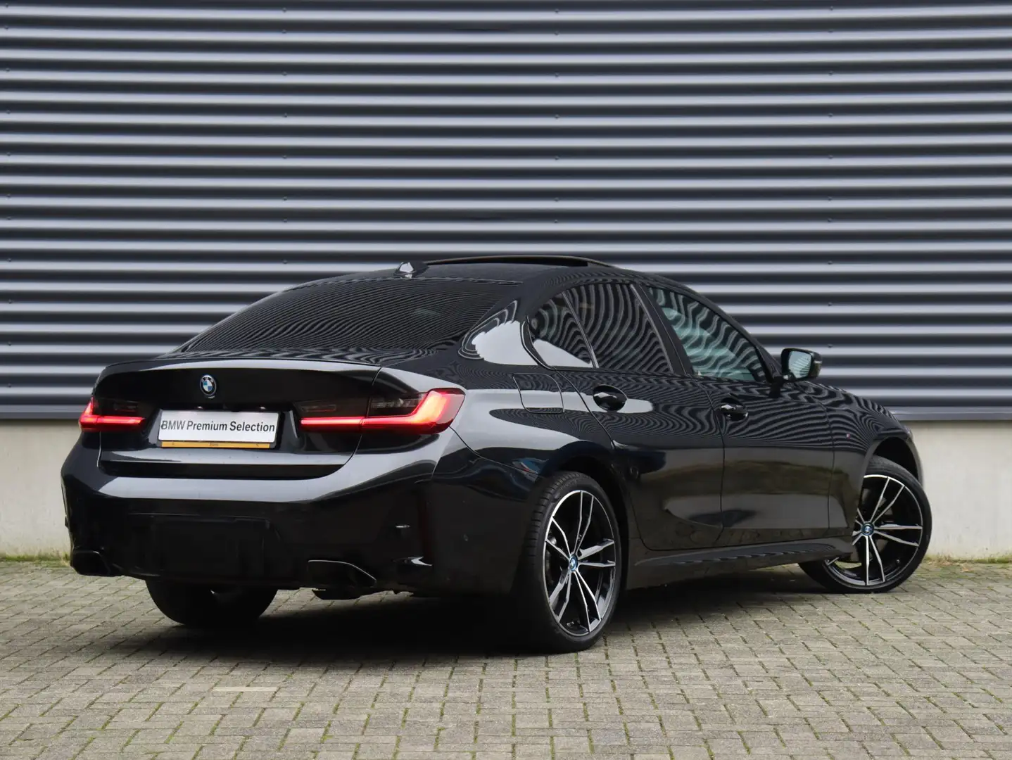 BMW 330 3-serie Sedan 330e | M Sportpakket Pro | Panodak | Nero - 2
