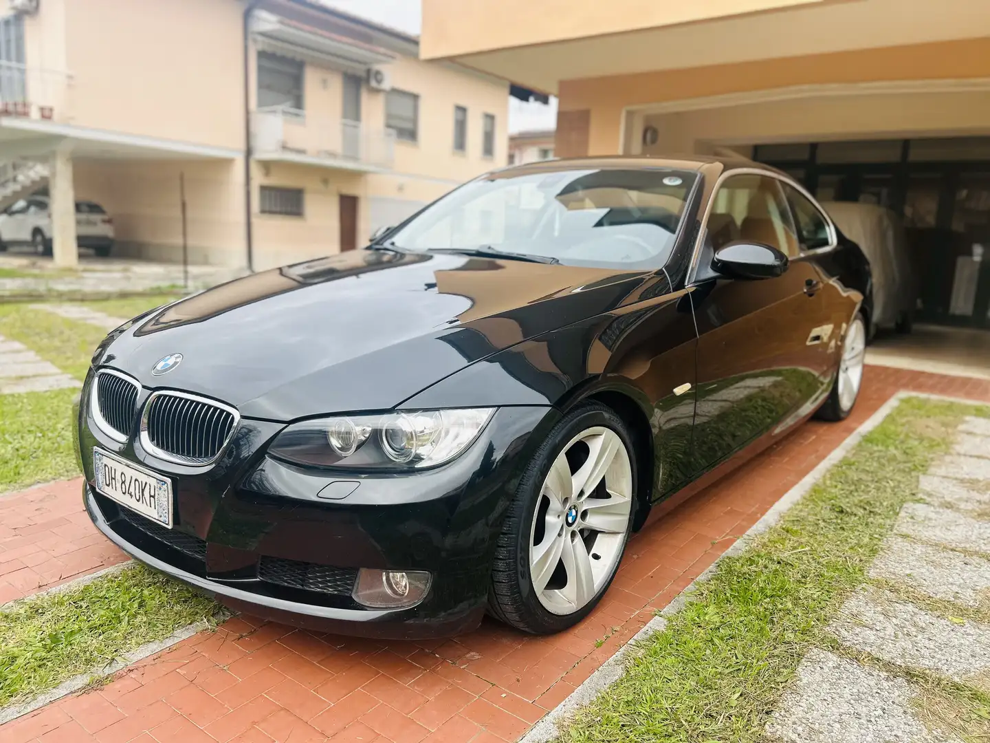 BMW 330 330d Coupe Futura - 1