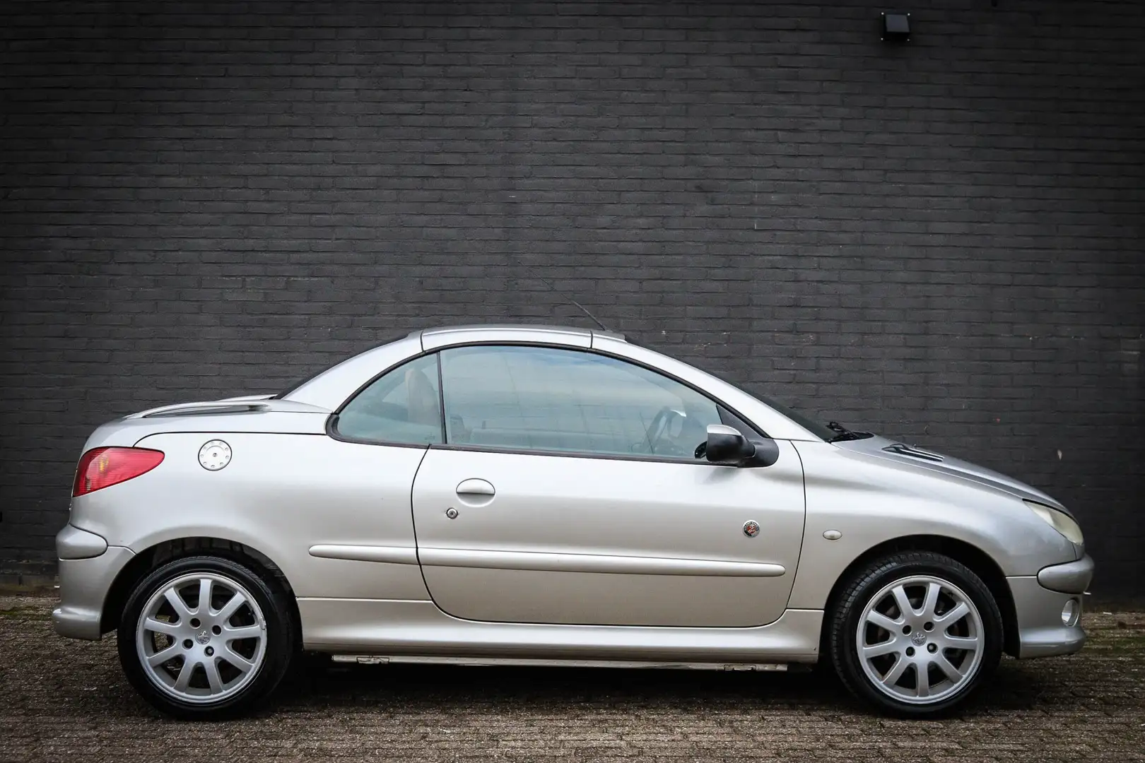 Peugeot 206 CC 1.6-16V Roland Garros /Airco Gris - 2