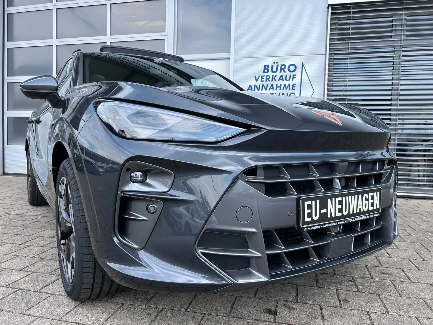 CUPRA Terramar 2.0 TSI VZ DSG 4Drive PANO AHK 5J GAR Gris - 1
