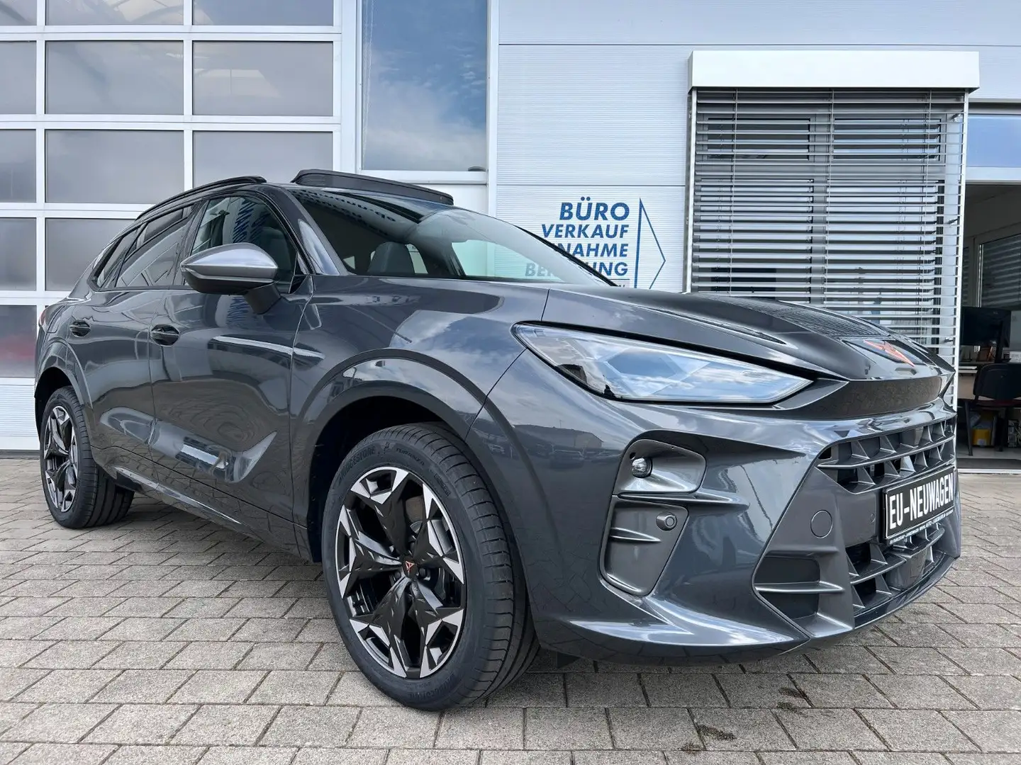 CUPRA Terramar 2.0 TSI VZ DSG 4Drive PANO AHK 5J GAR Gris - 2
