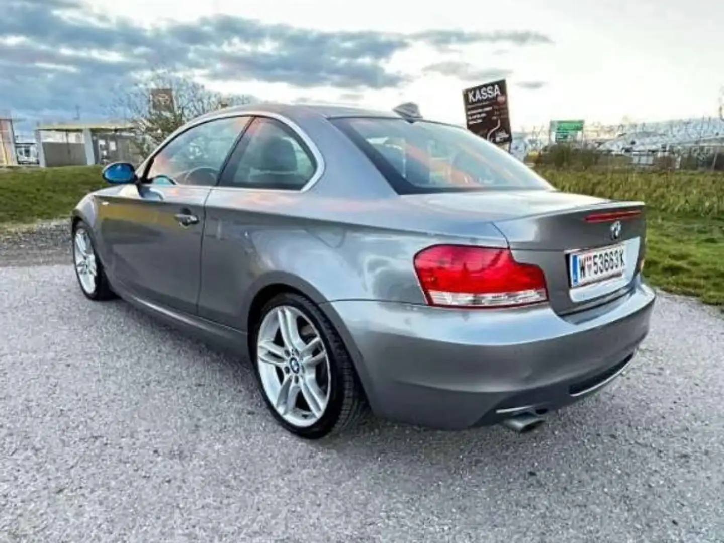 BMW 120 120d Coupé Aut. Silber - 2