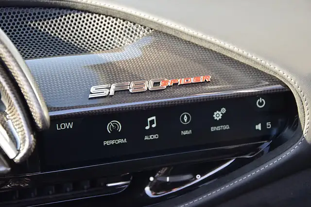 Ferrari SF90 Spider *Assetto Fiorano*Full Carbon*Racingstripe*TwoTo... Ansicht 13