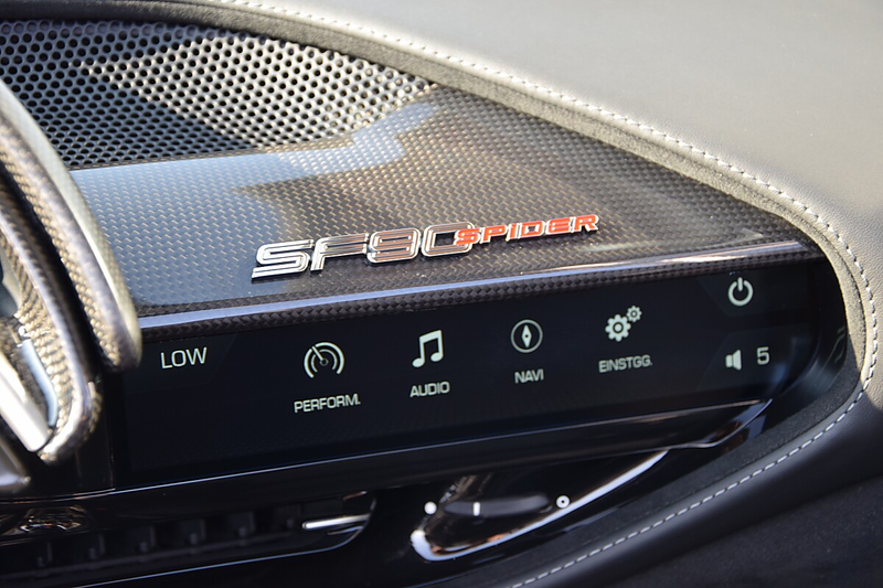 Ferrari SF90 Spider *Assetto Fiorano*Full Carbon*Racingstripe*TwoTo... — photo 13