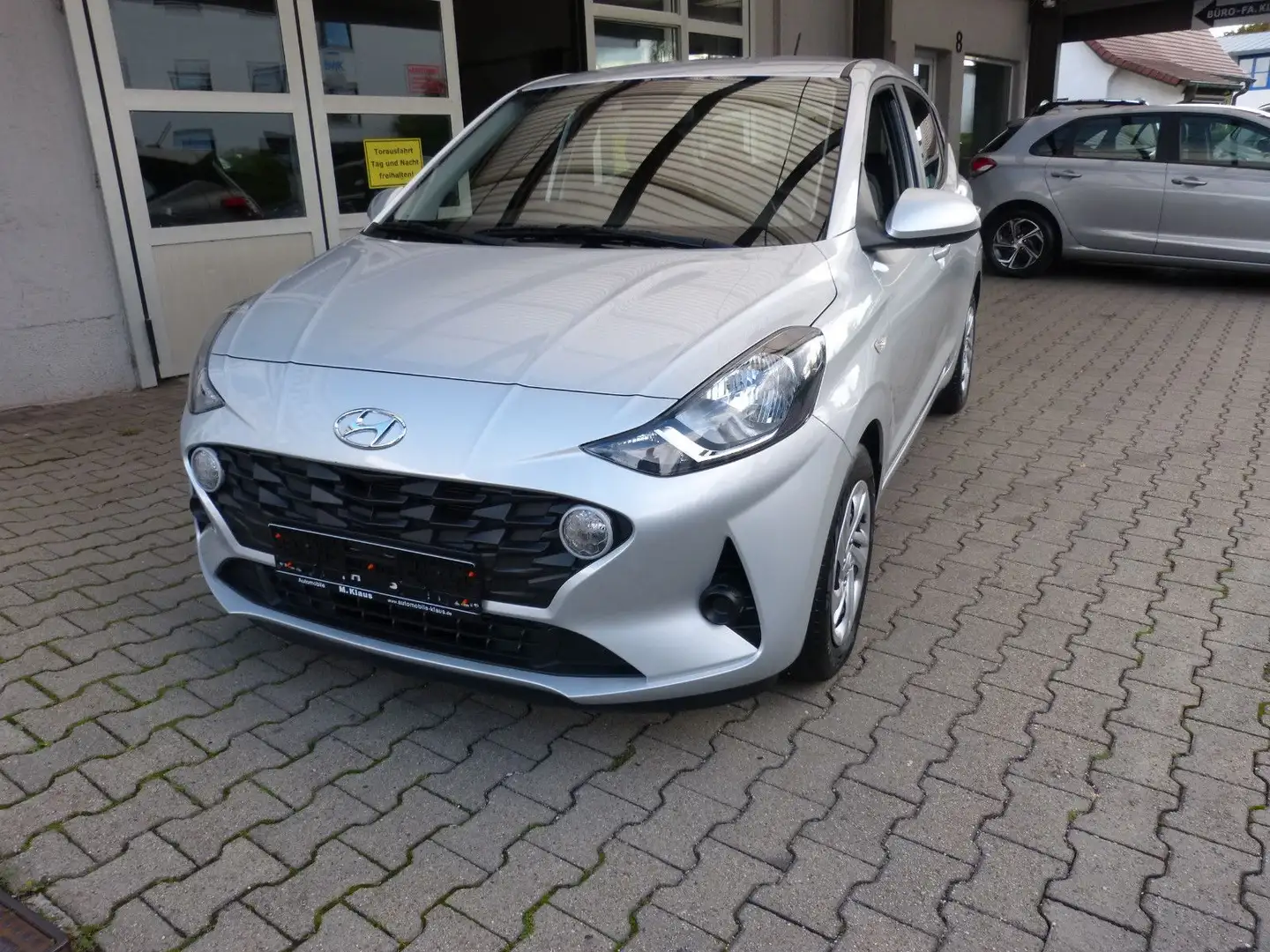 Hyundai i10 ADVANCED KLIMAAUT. SHZ LHZ APPLE KAMERA Silber - 1