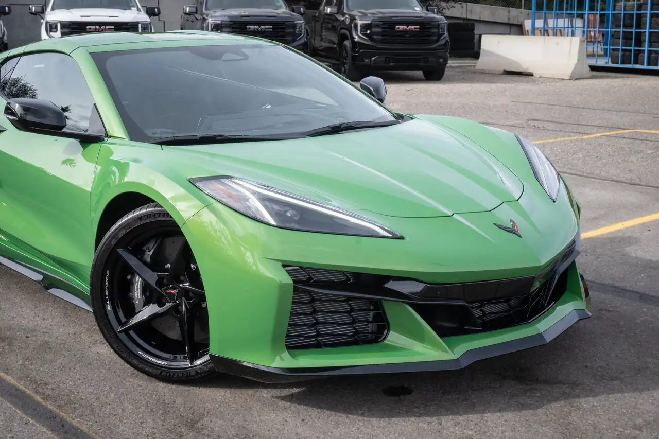 Chevrolet Corvette снимка Chevrolet Corvette