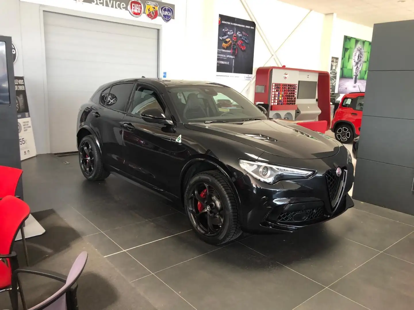Alfa Romeo Stelvio 2.9 T AWD Quadrifoglio Zwart - 1