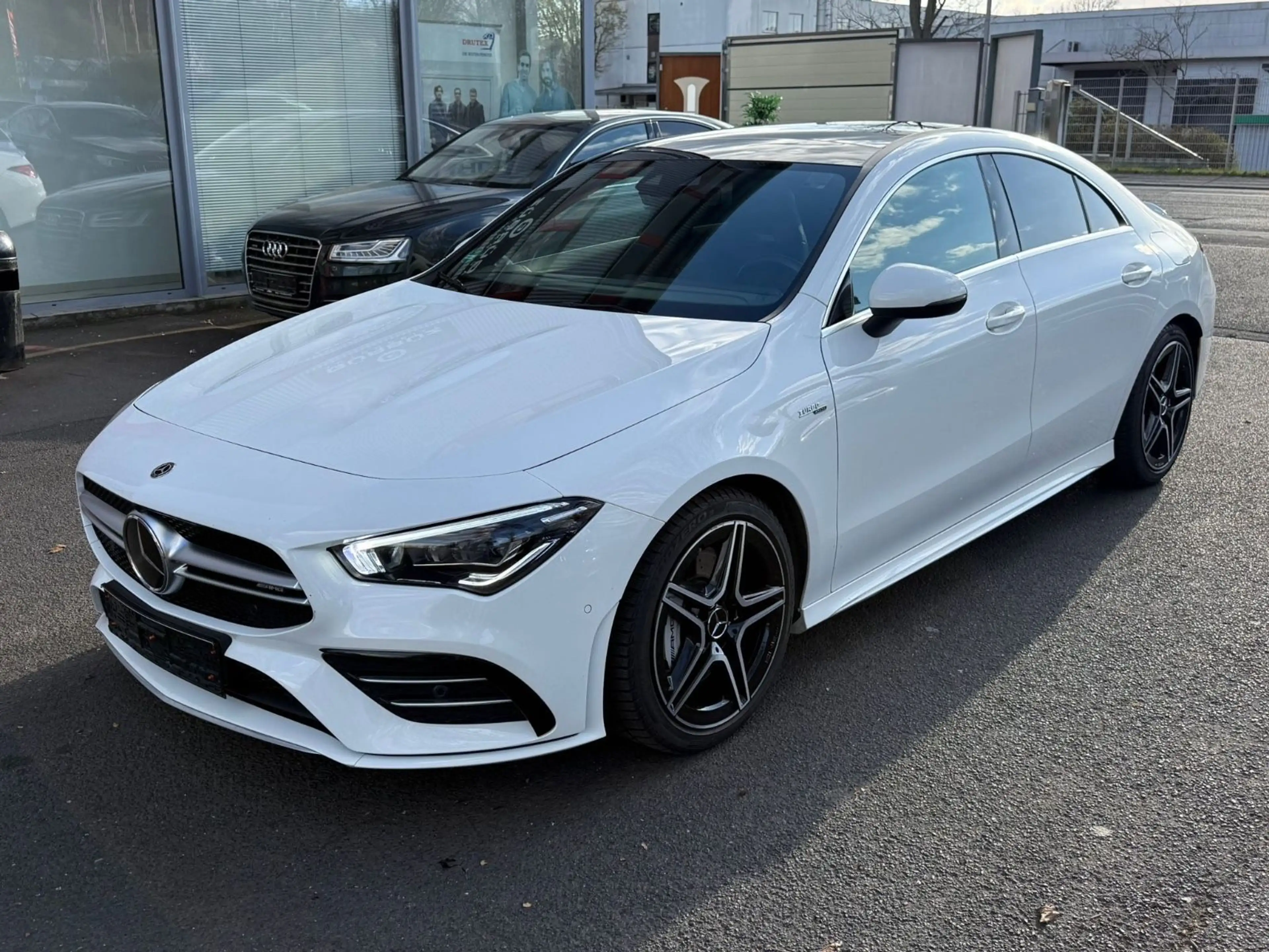 Mercedes-Benz CLA 35 AMG 4Matic~PANO~MBUX~LEDER — photo 3
