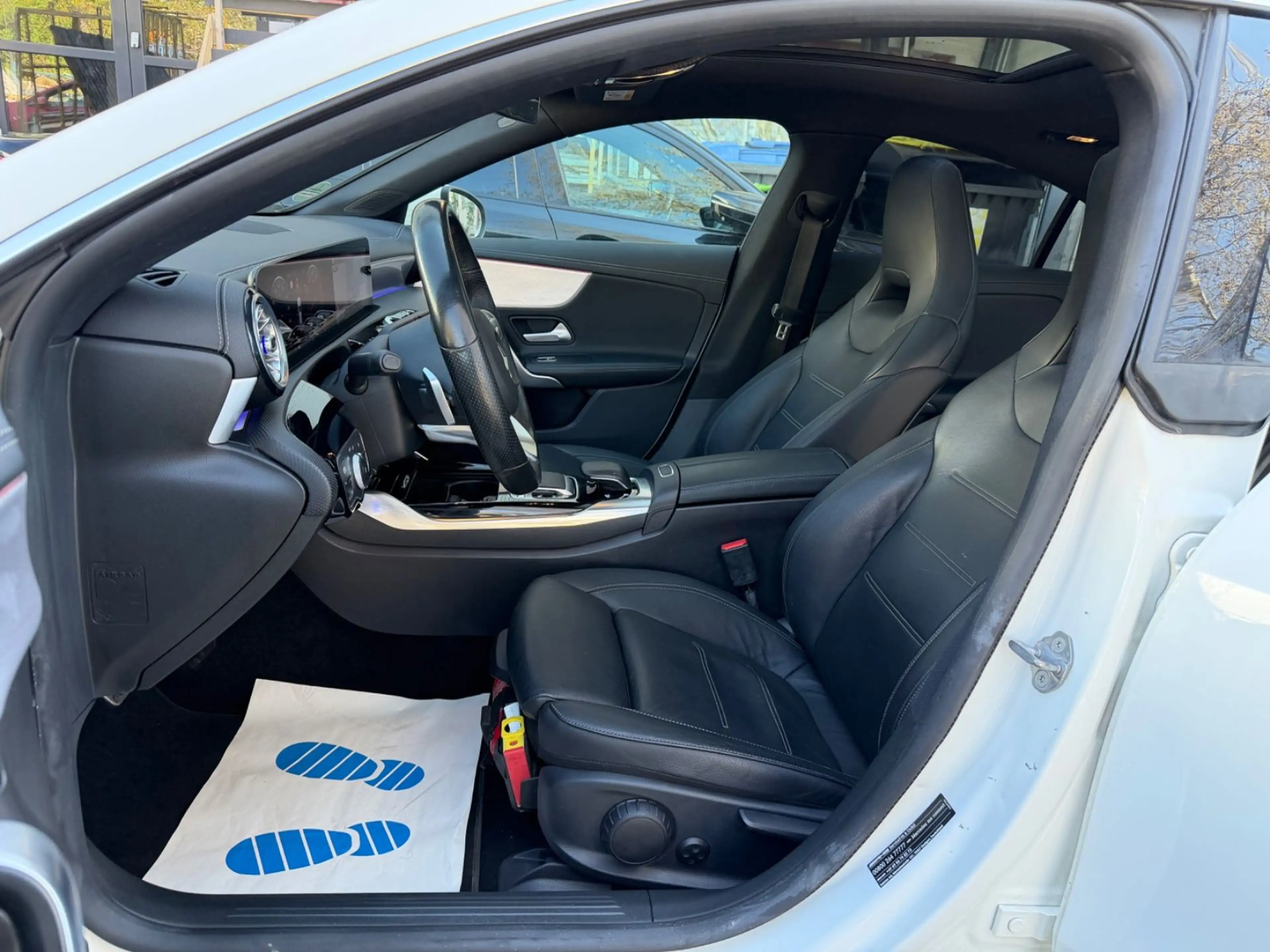 Mercedes-Benz CLA 35 AMG 4Matic~PANO~MBUX~LEDER — photo 12