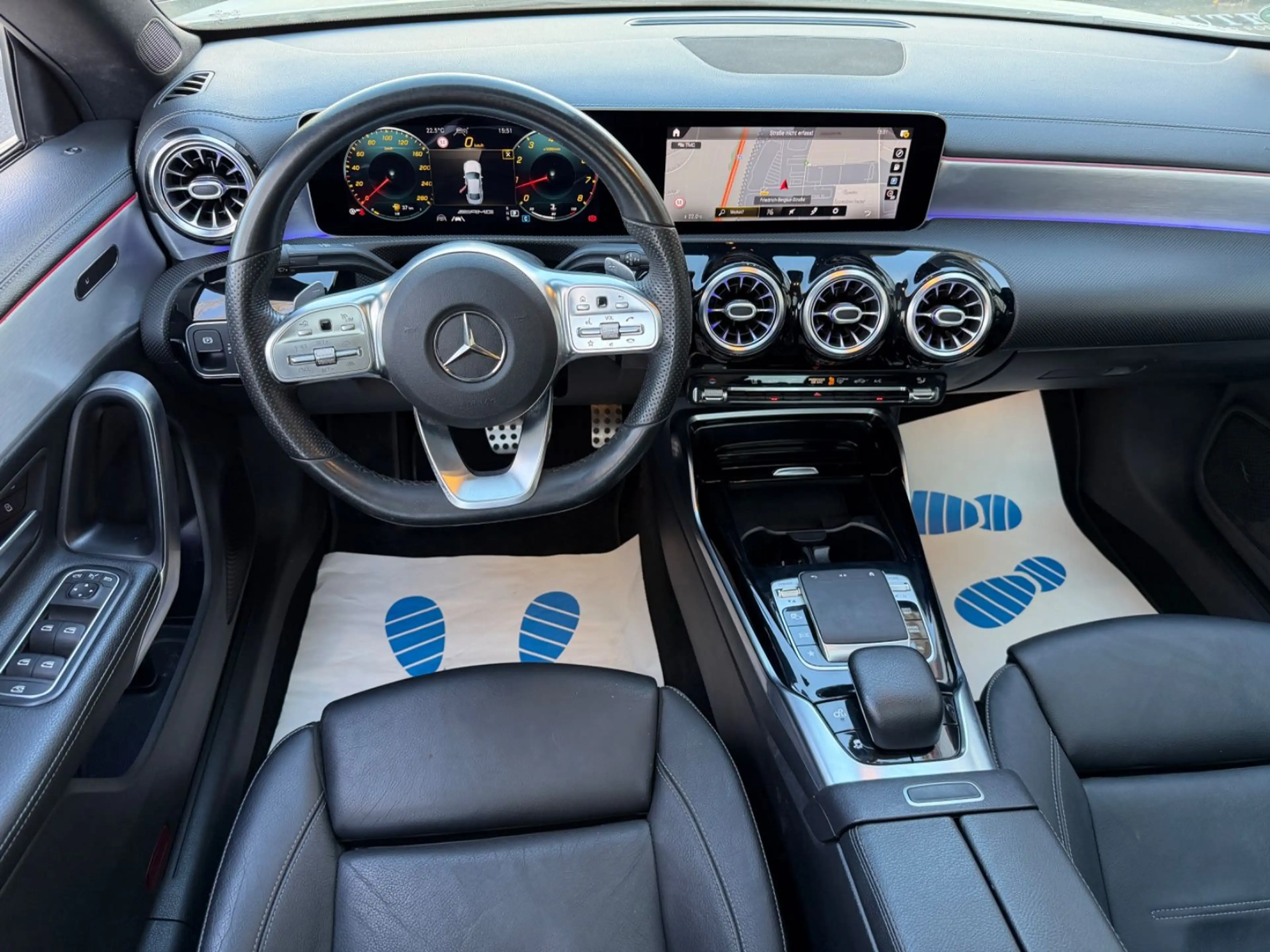 Mercedes-Benz CLA 35 AMG 4Matic~PANO~MBUX~LEDER — photo 13