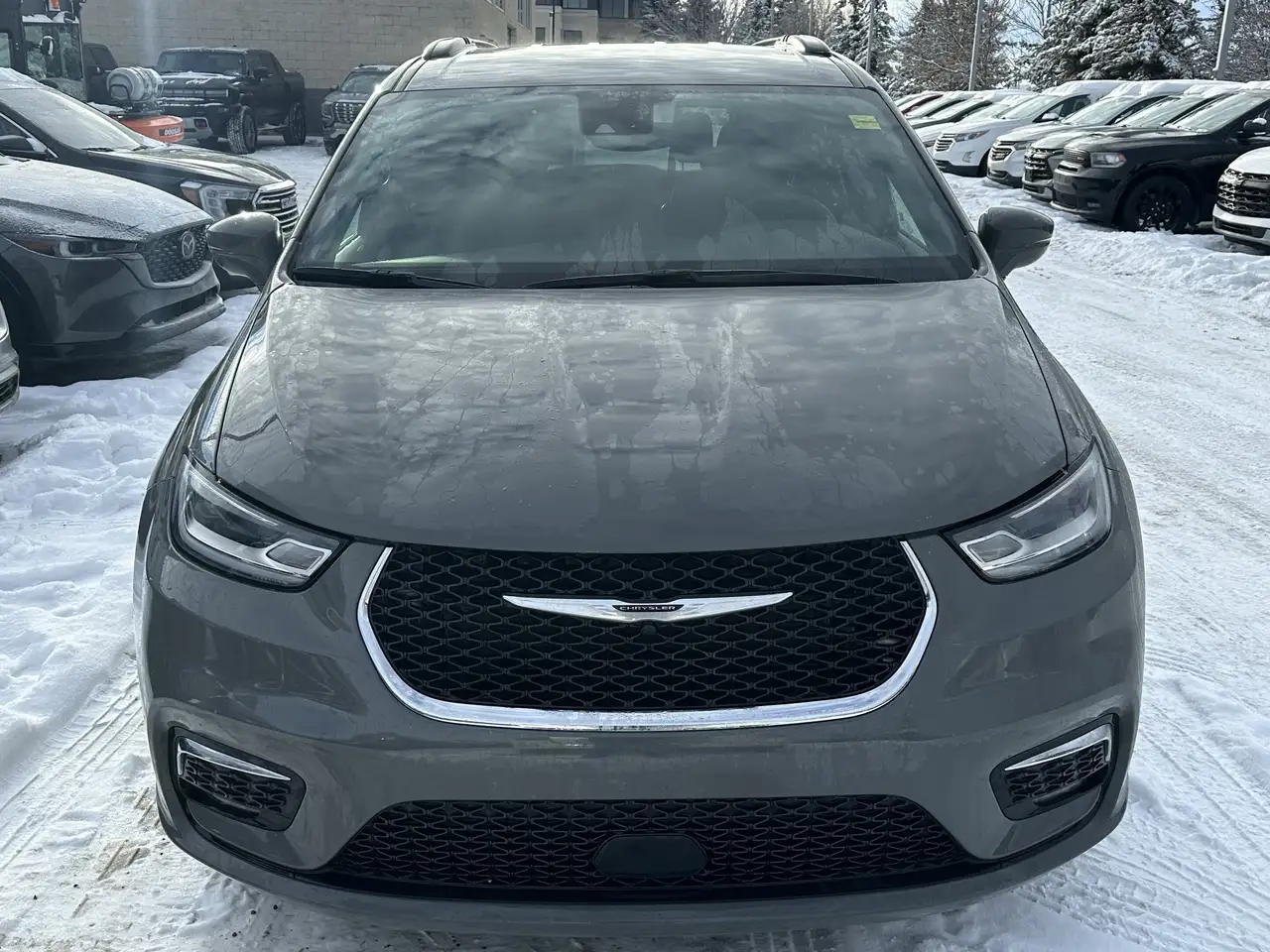 Chrysler Pacifica снимка Chrysler Pacifica